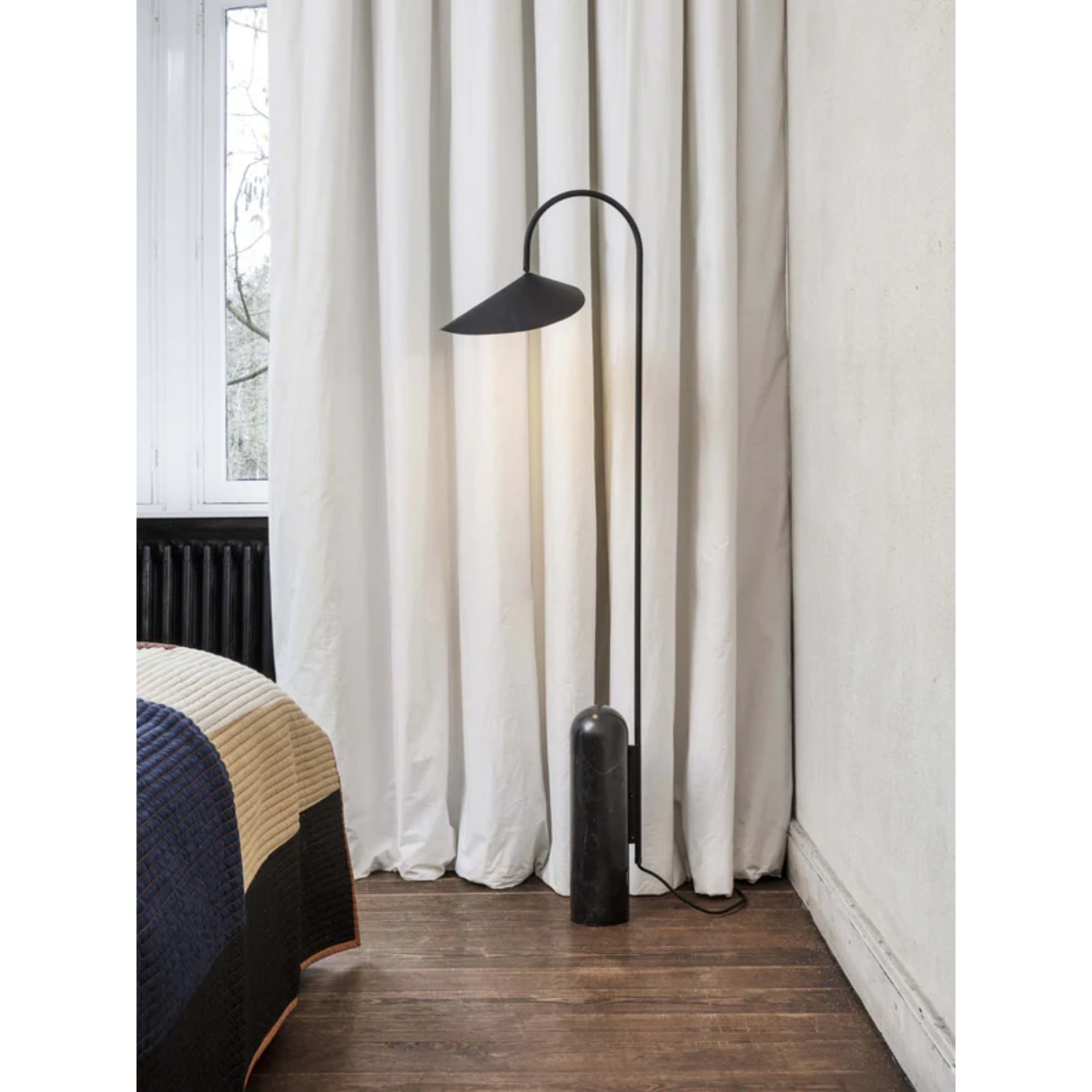 Arumce Floor Lamp