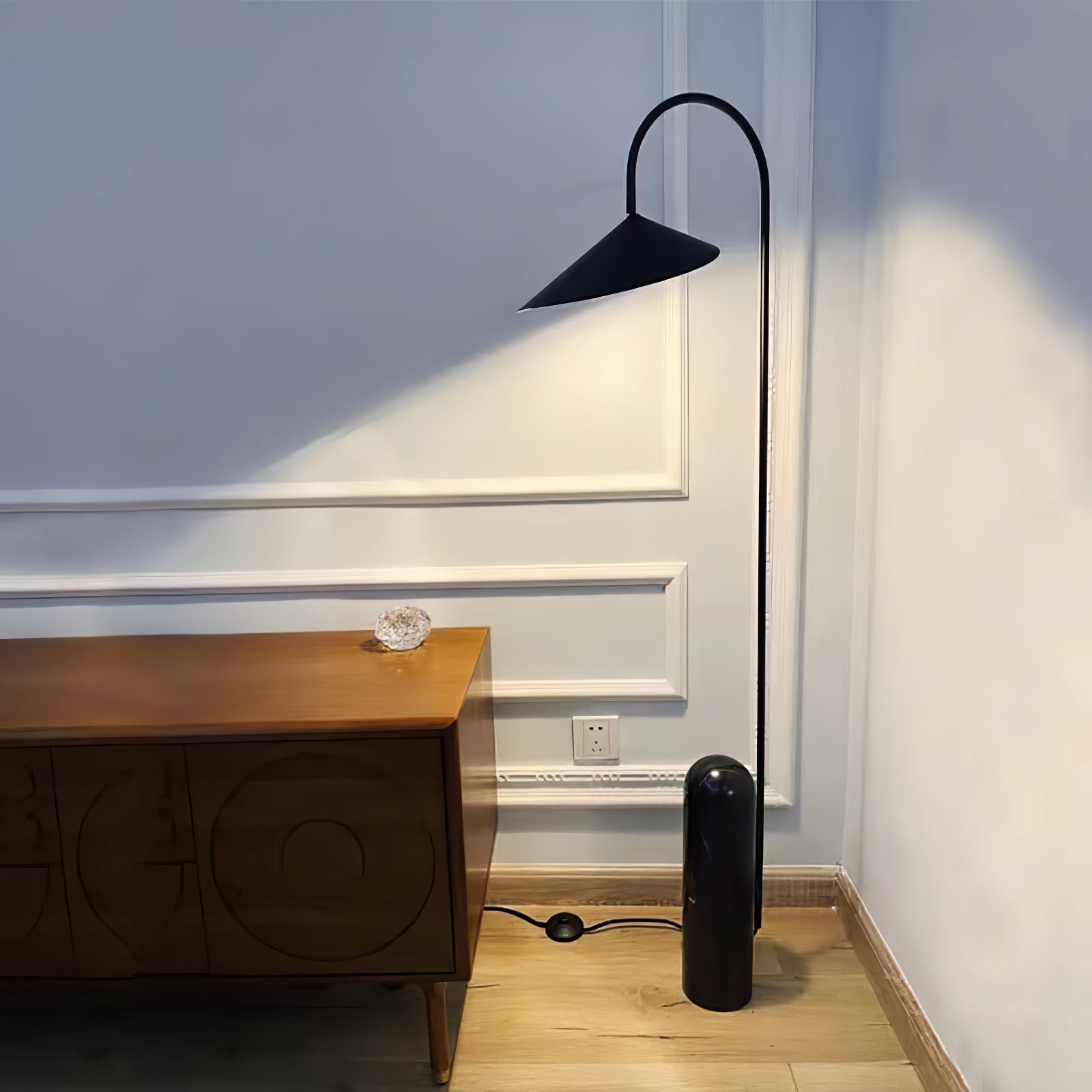 Arumce Floor Lamp