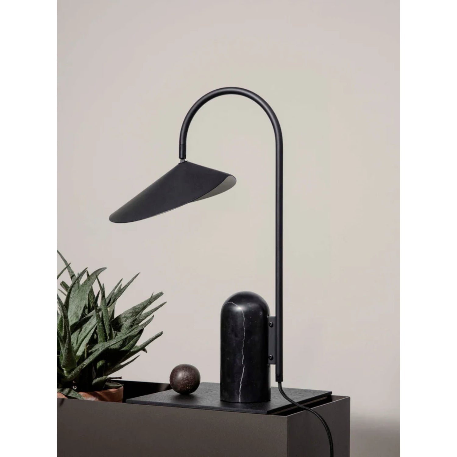 Arumce Table Lamp