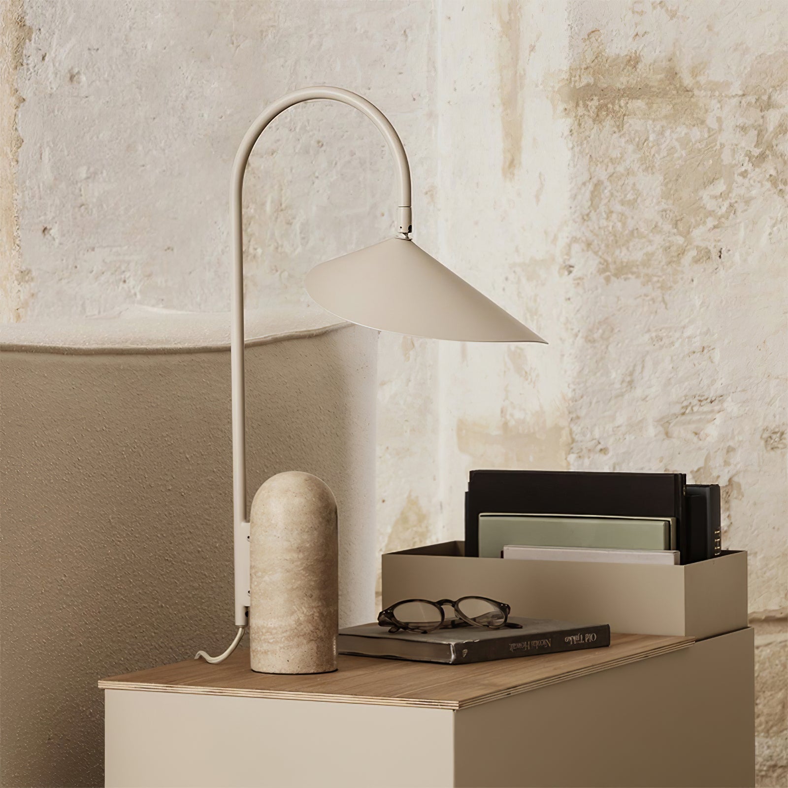Arumce Table Lamp