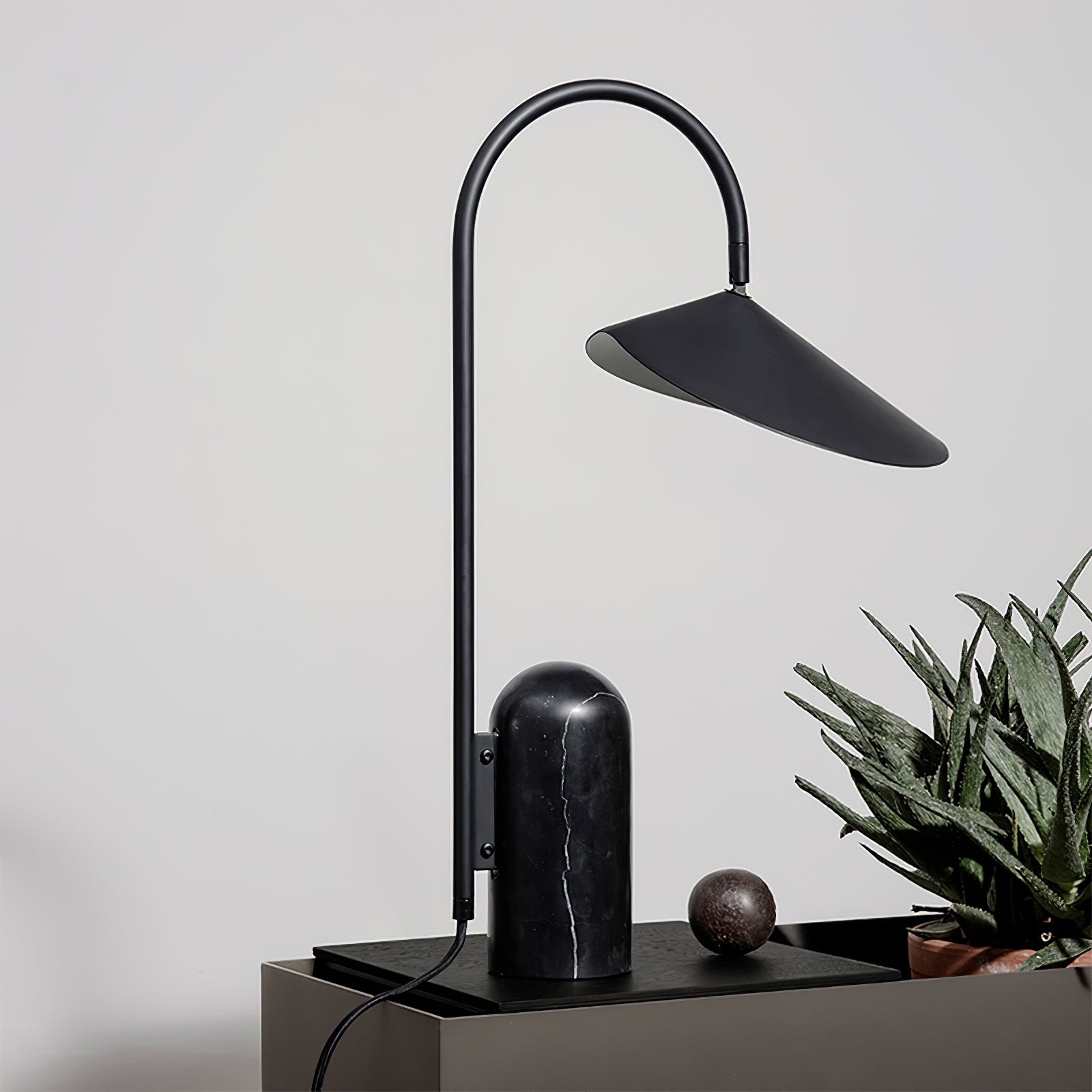 Arumce Table Lamp