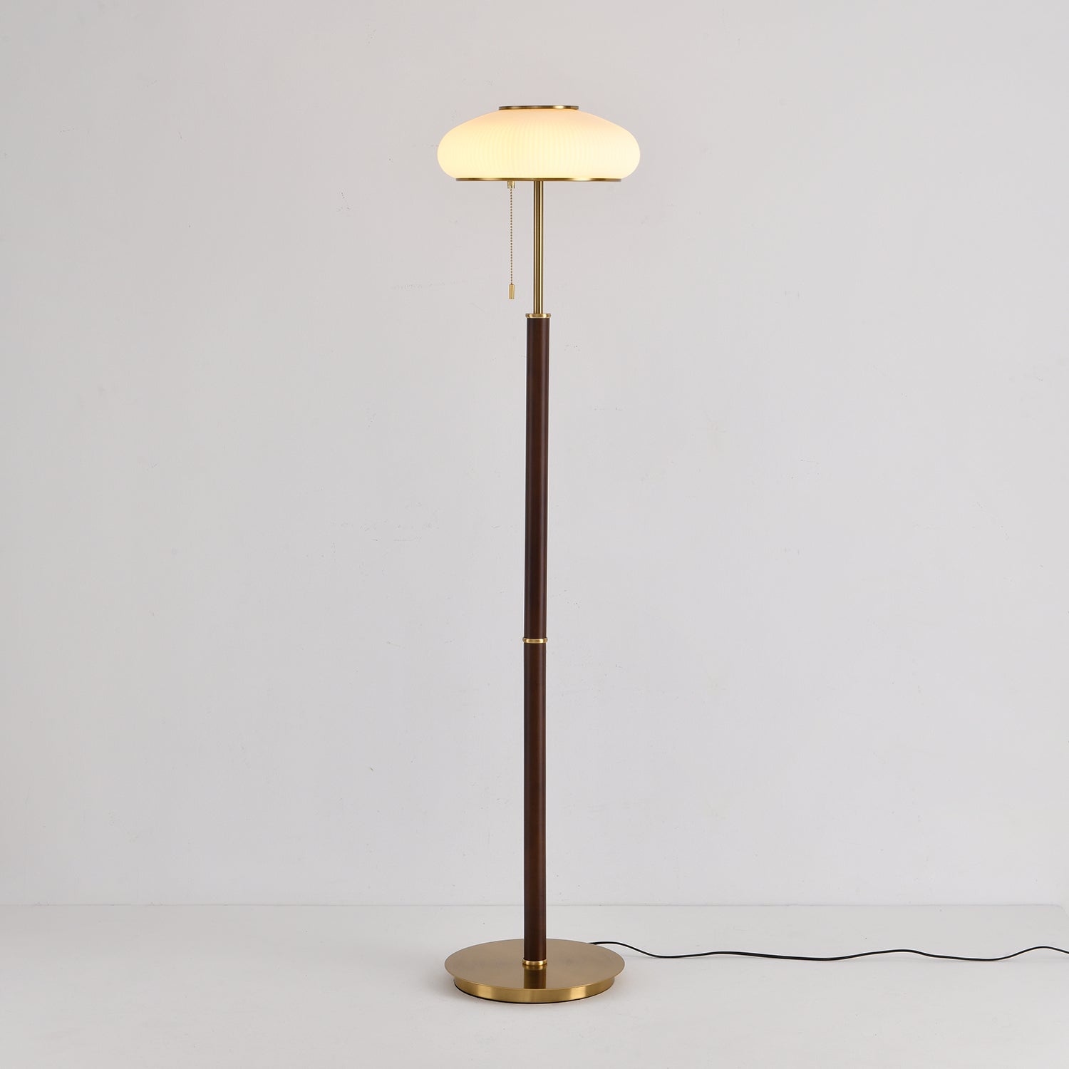 Matsuteko Slim Floor Lamp
