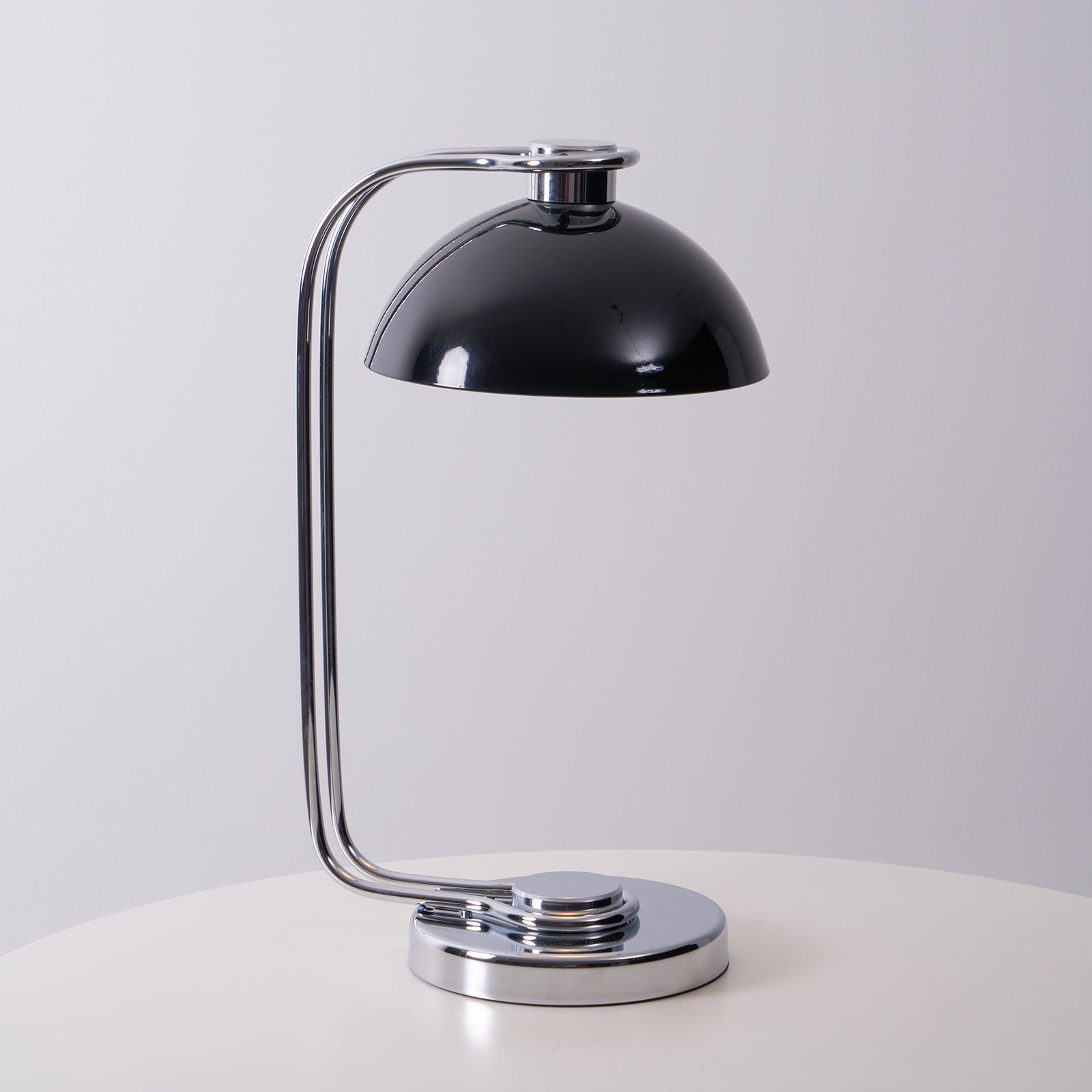 Domiscu Table Lamp