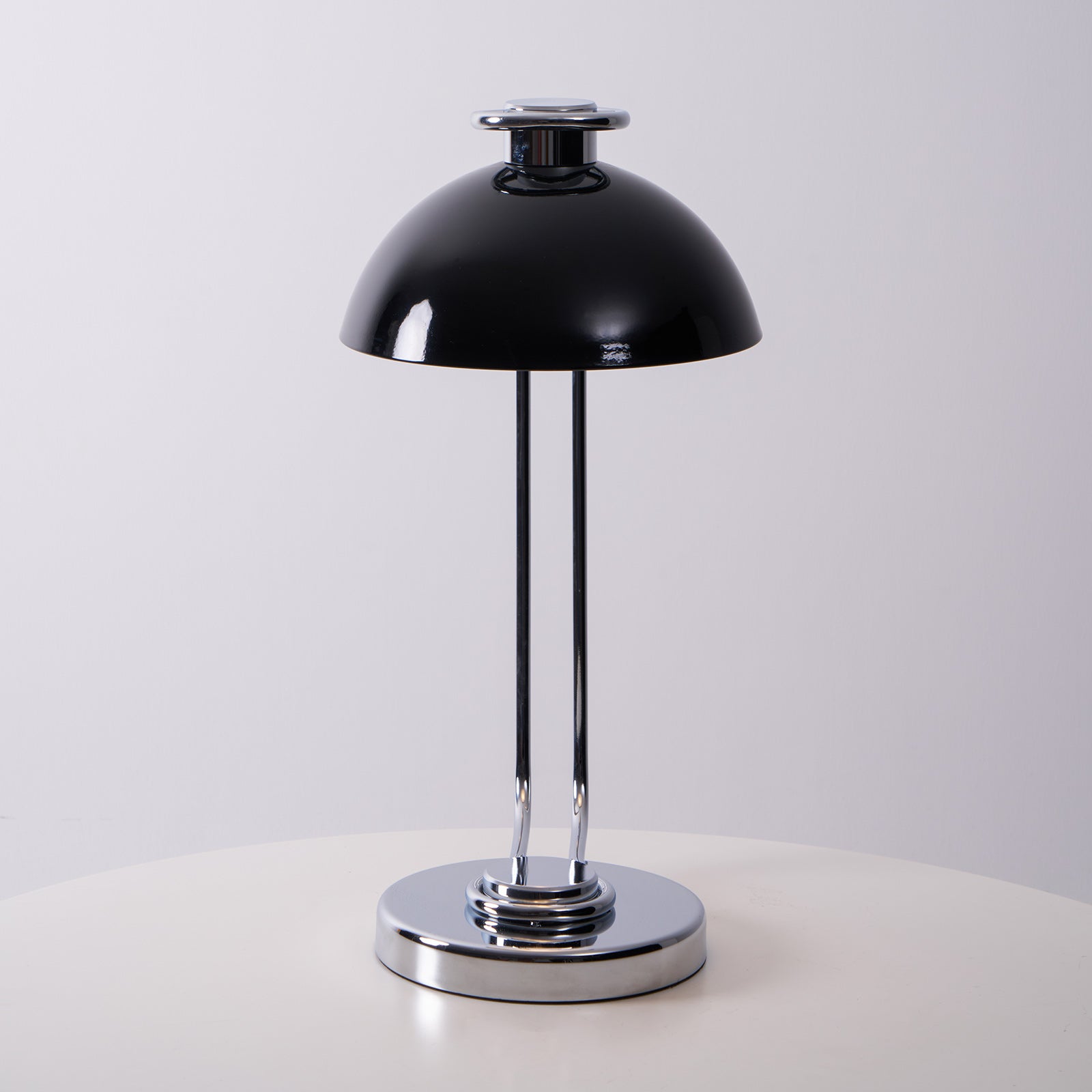 Domiscu Table Lamp