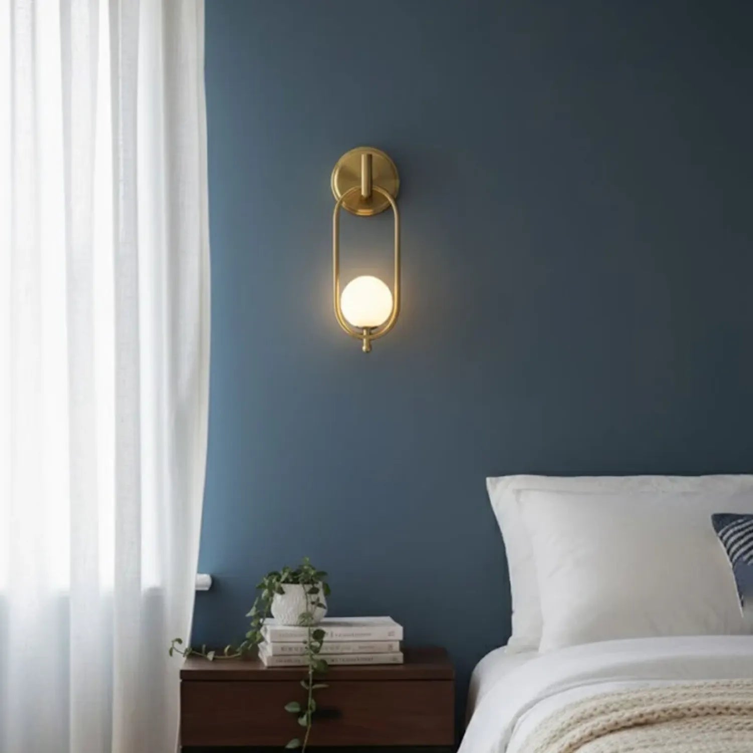 Orevva Wall Light