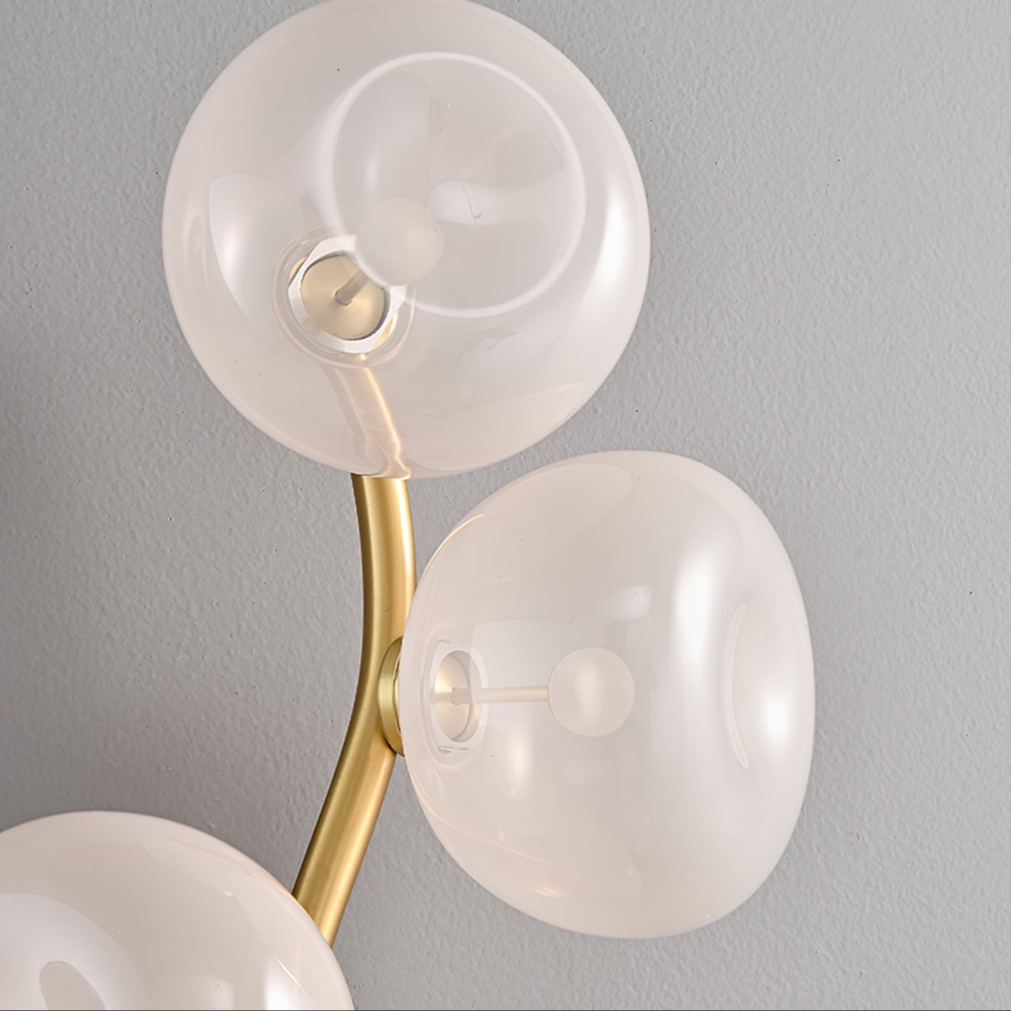 Aurovine Wall Light