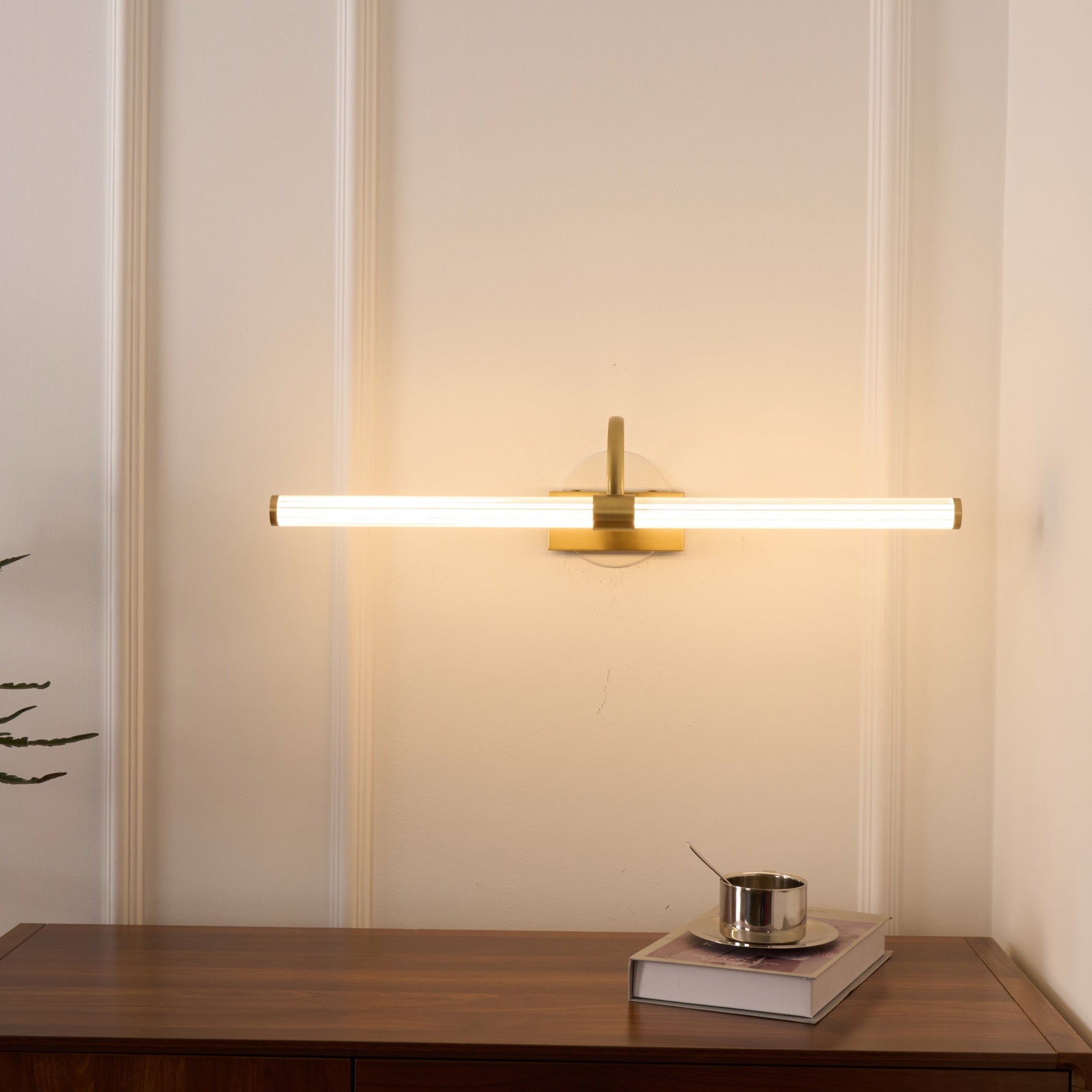 Feonis Wall Light