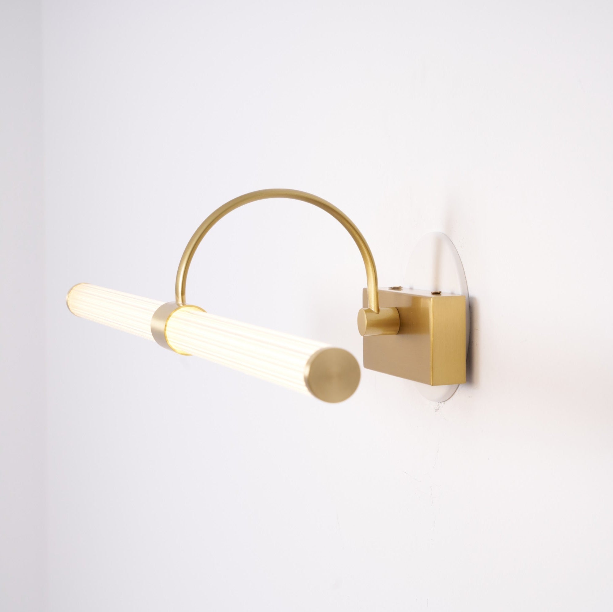 Feonis Wall Light