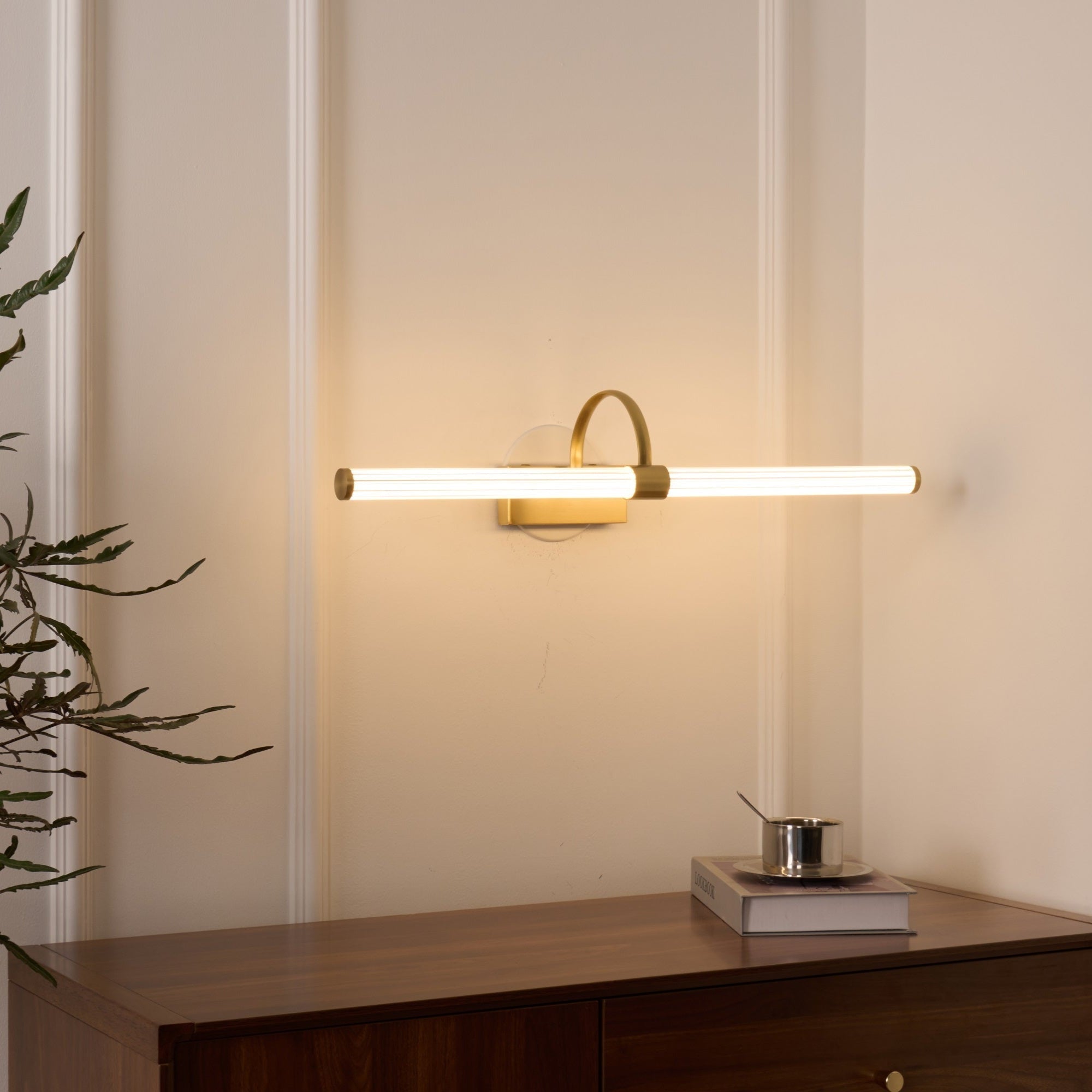 Feonis Wall Light