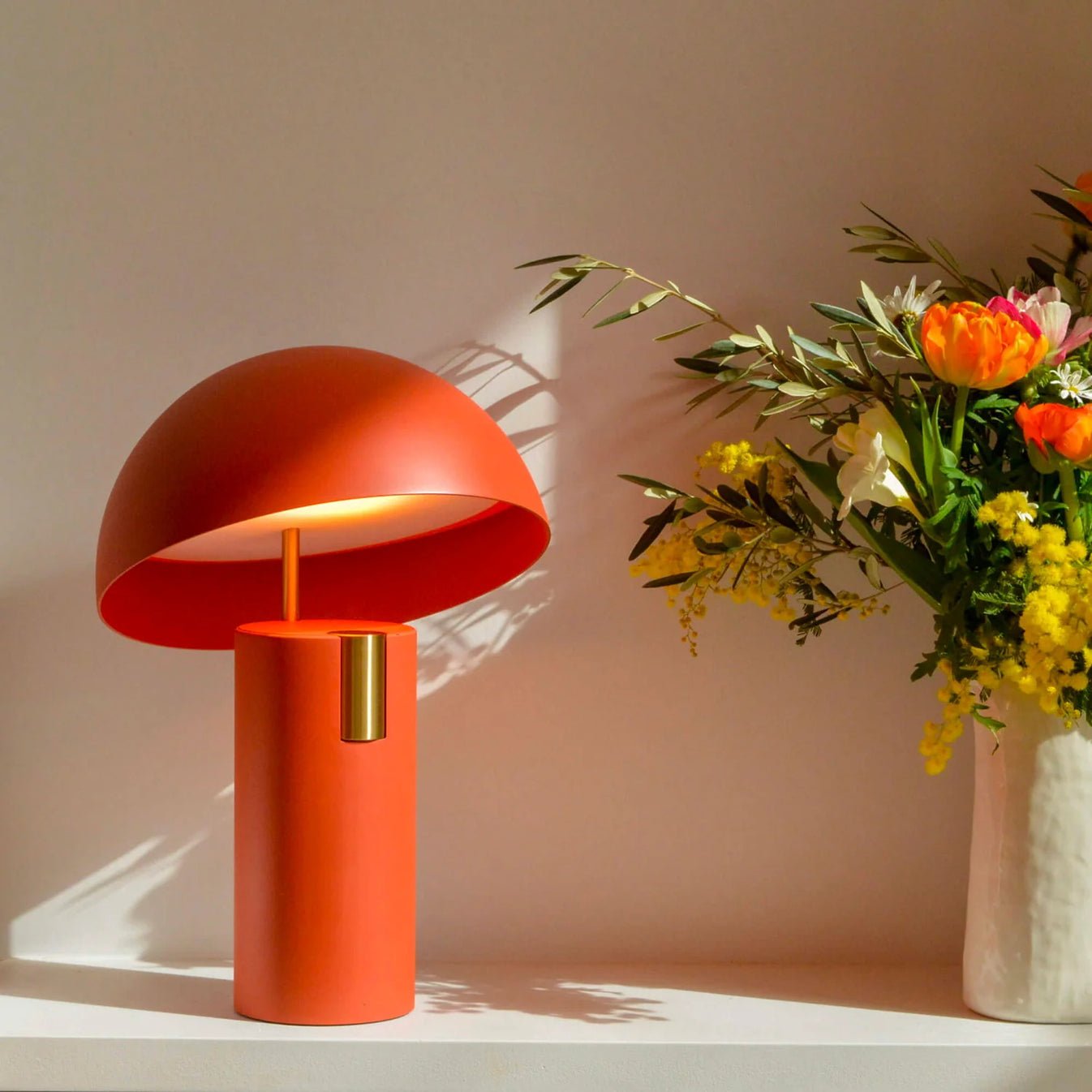 Tavos Table Lamp
