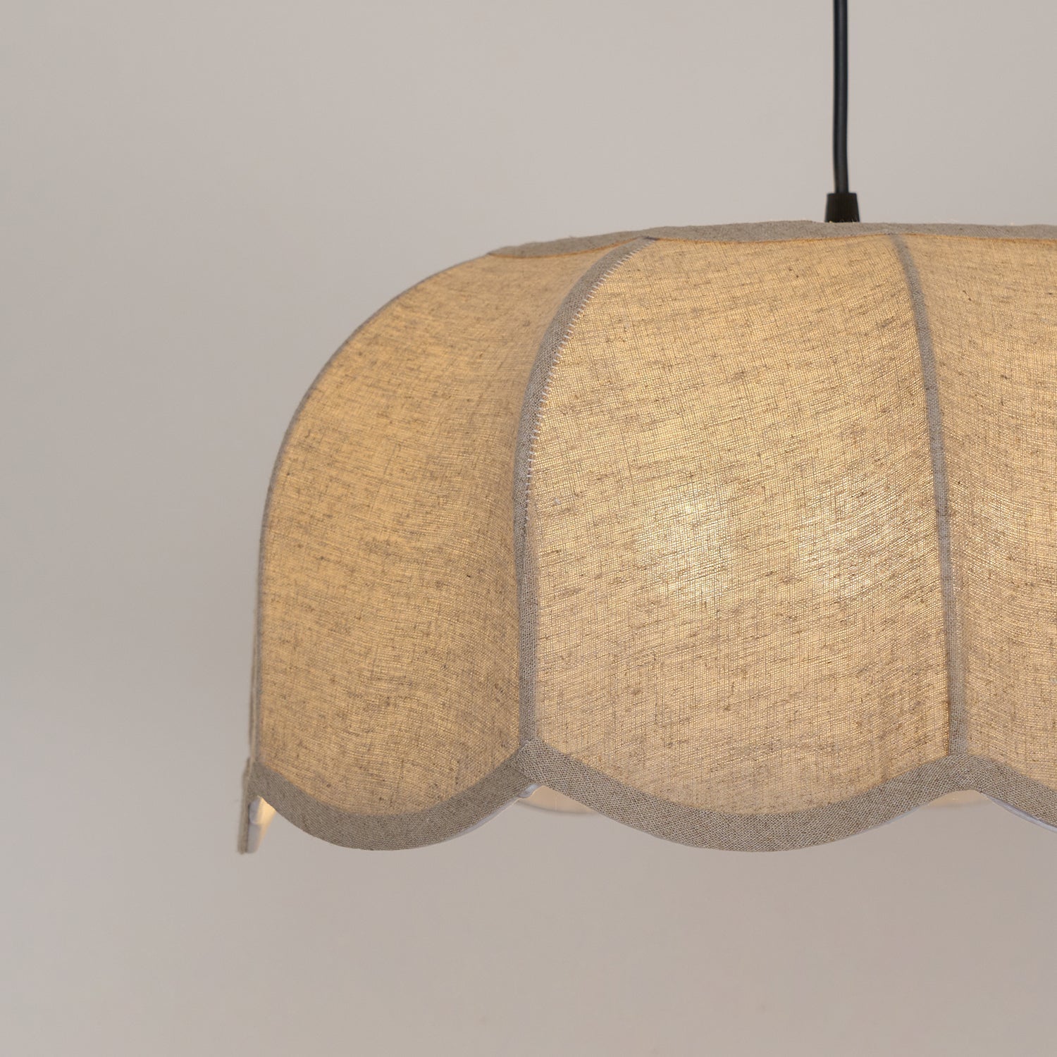 Benzana Leaf Pendant Light
