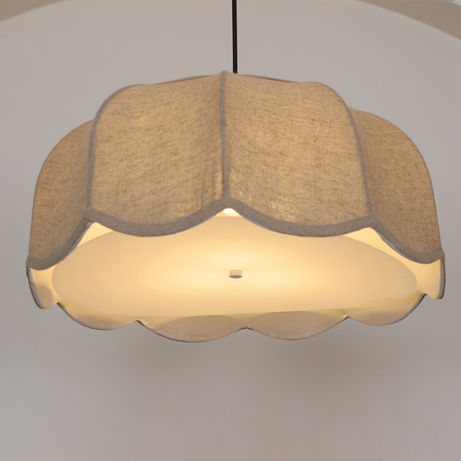 Benzana Leaf Pendant Light