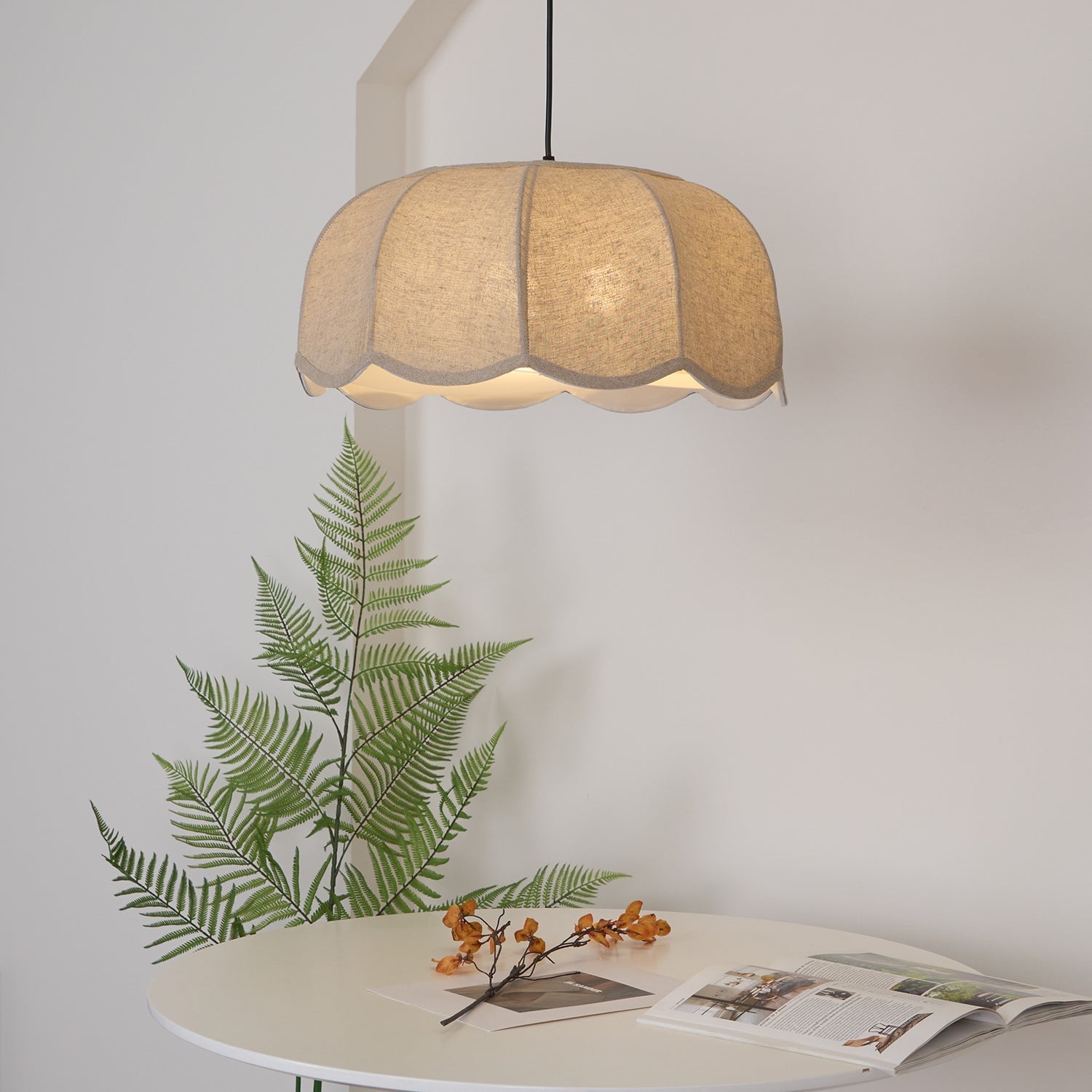 Benzana Leaf Pendant Light