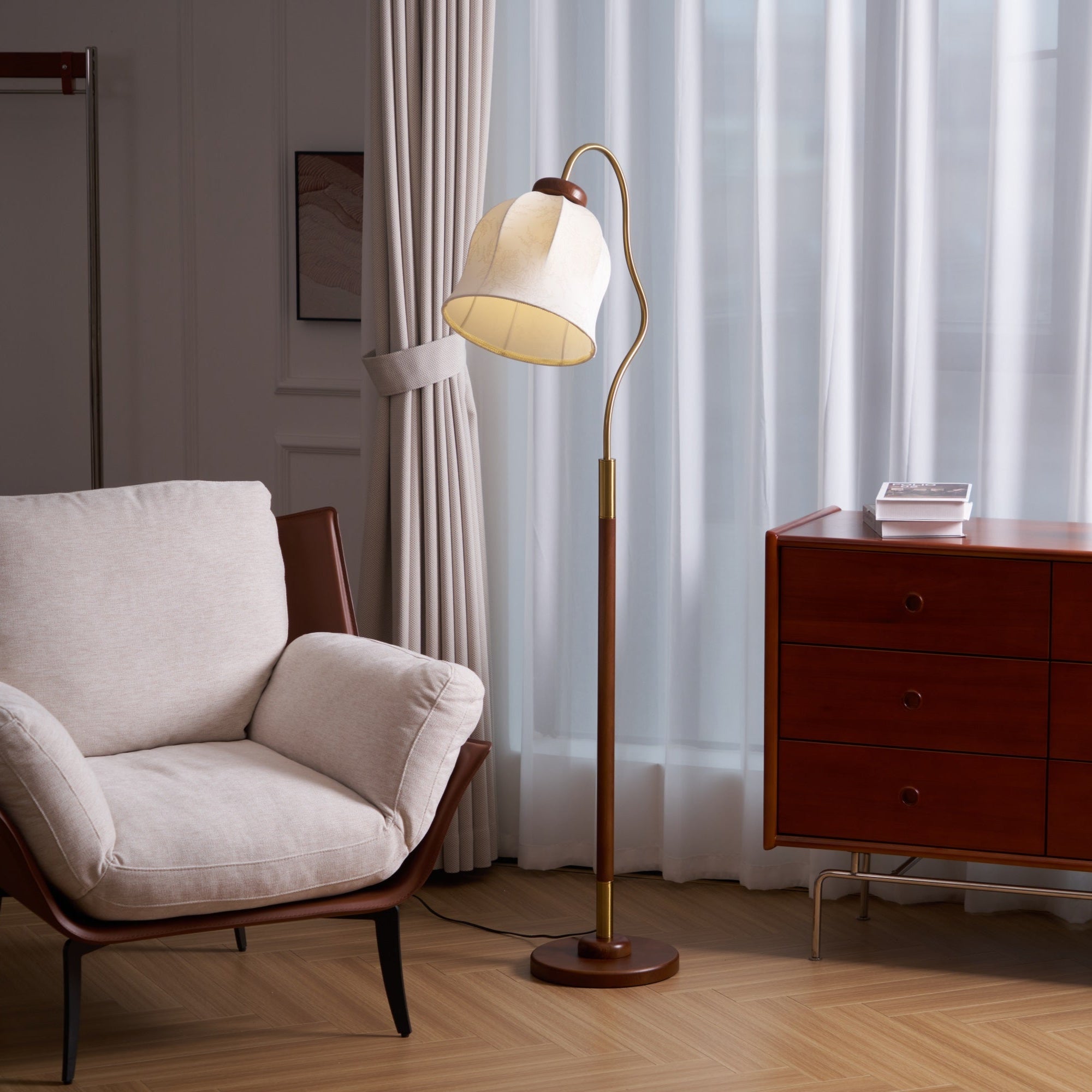 Pofa Floor Lamp