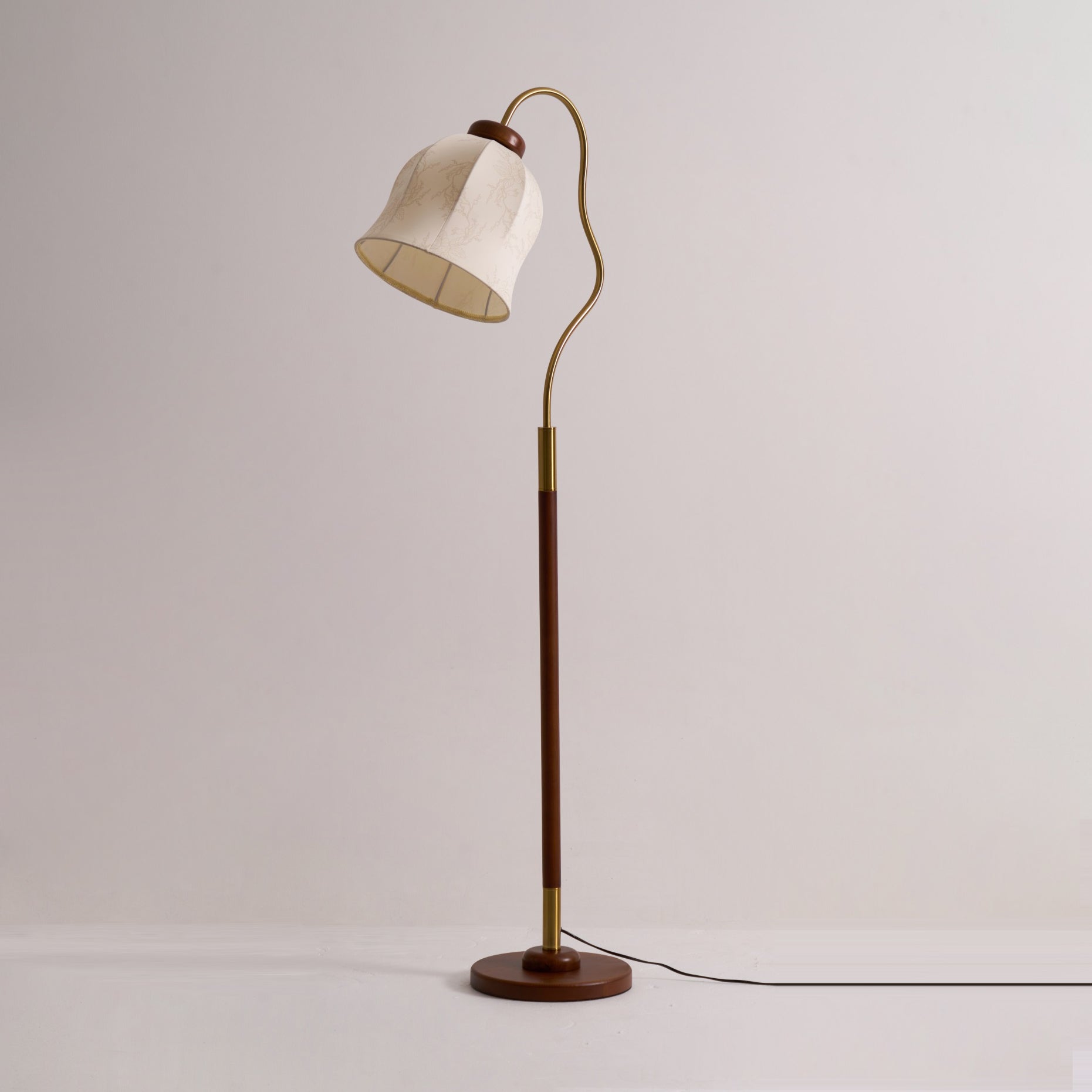 Pofa Floor Lamp