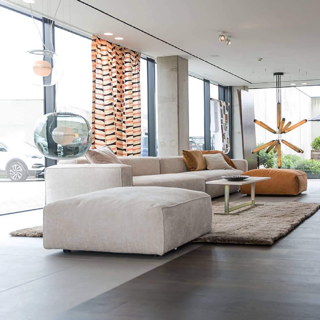 Leitvia Orb Pendant Light