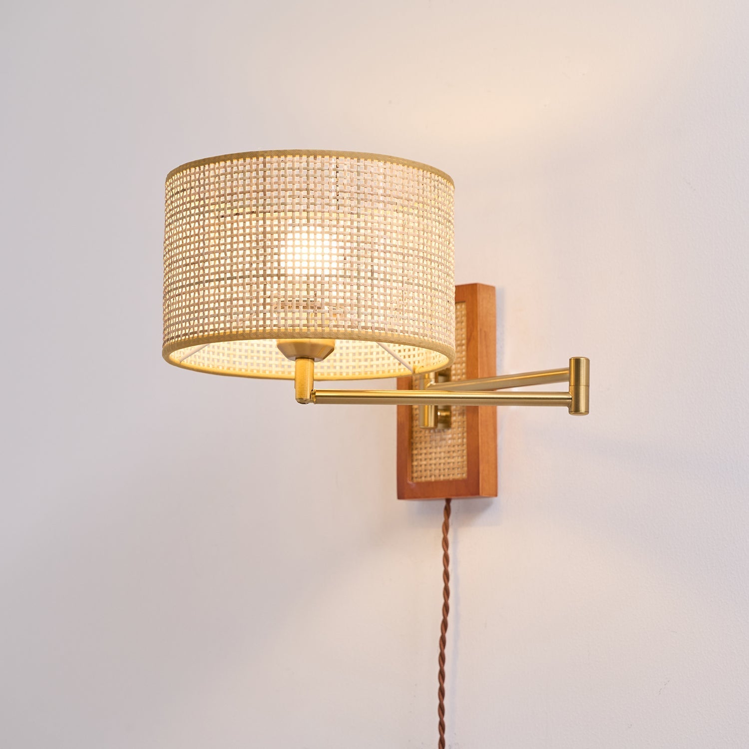 Nemiro Wall Light