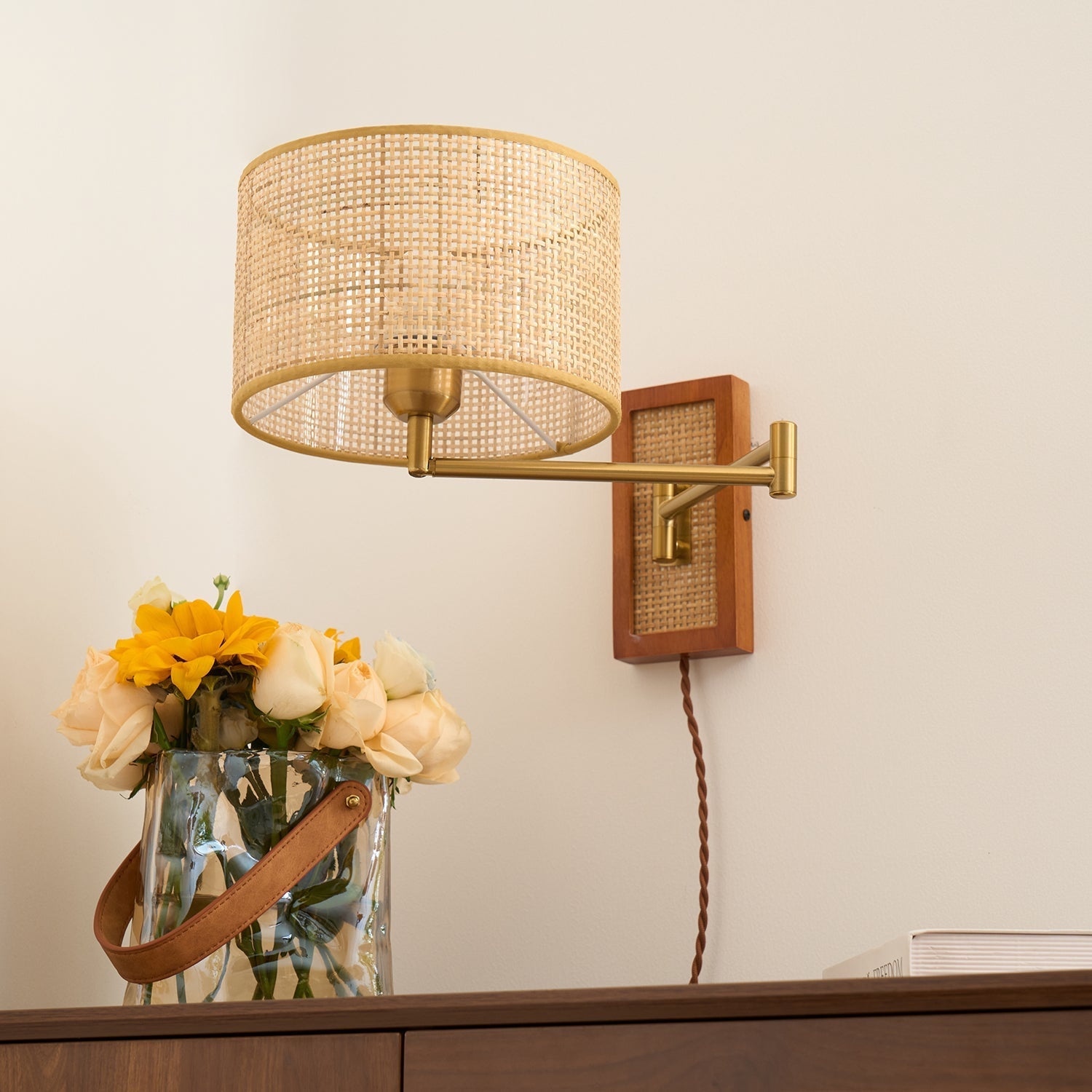 Nemiro Wall Light