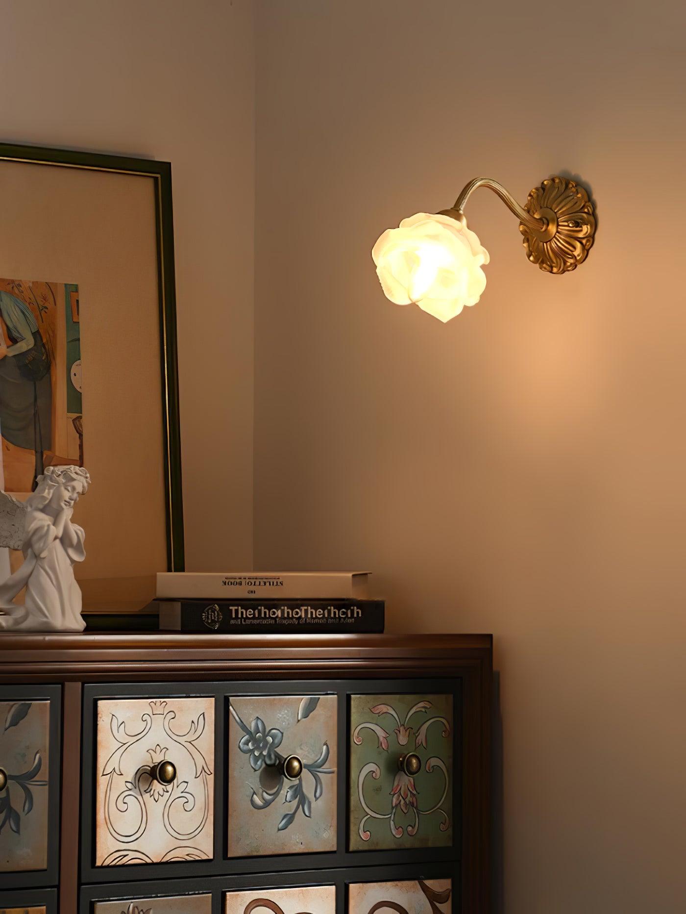 Lisaro Flower Wall Light