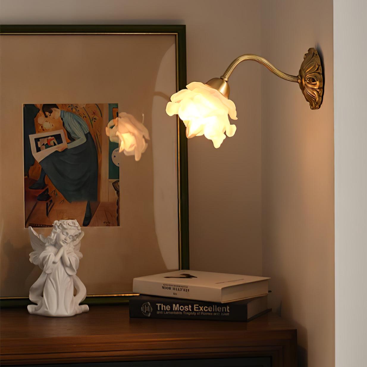 Lisaro Flower Wall Light