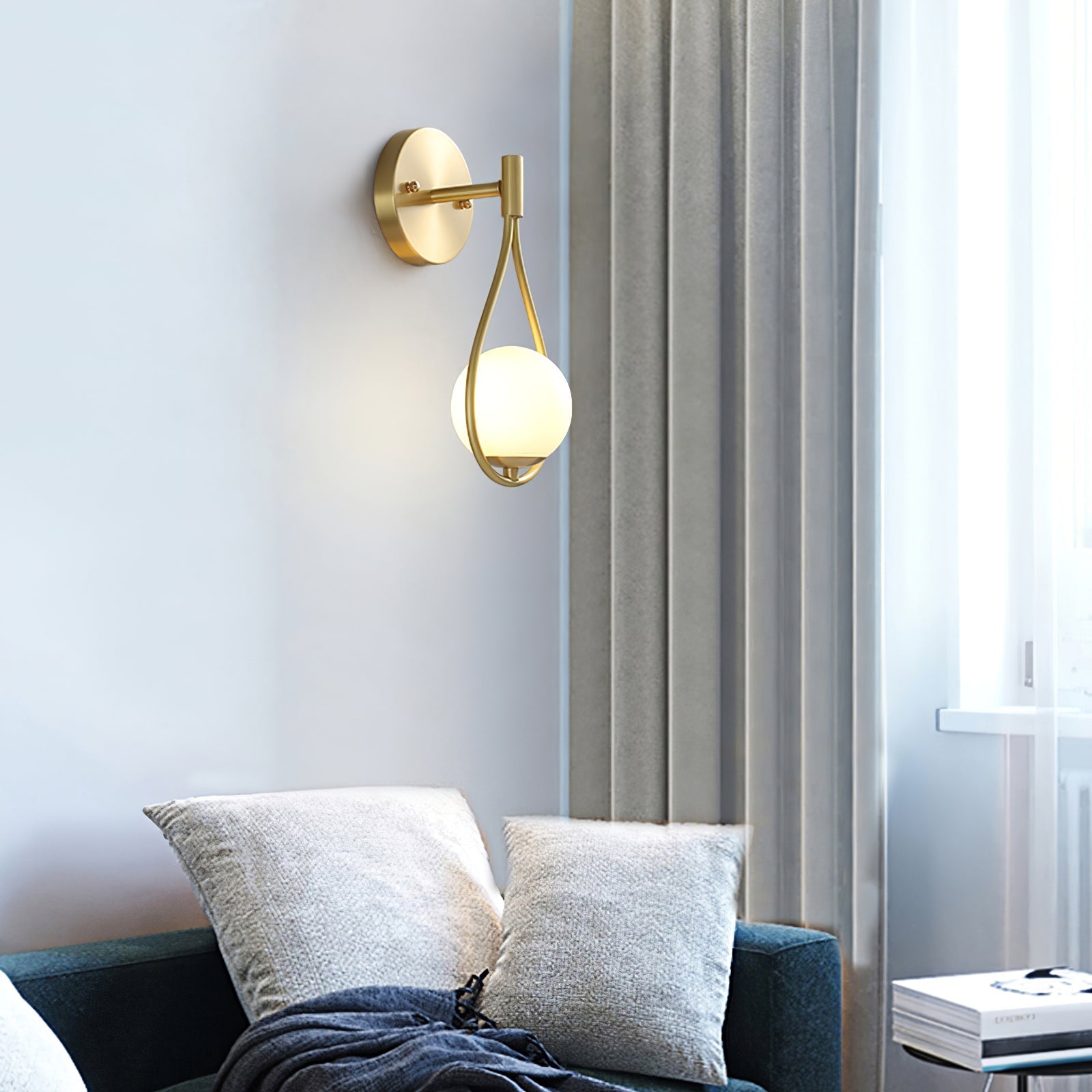 Zulvon Wall Light