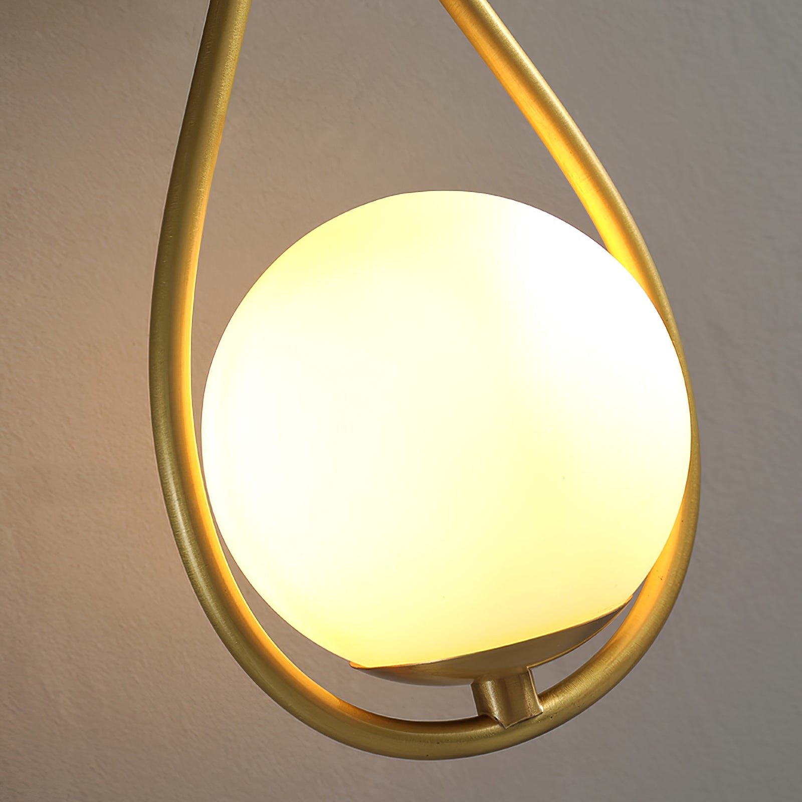 Zulvon Wall Light