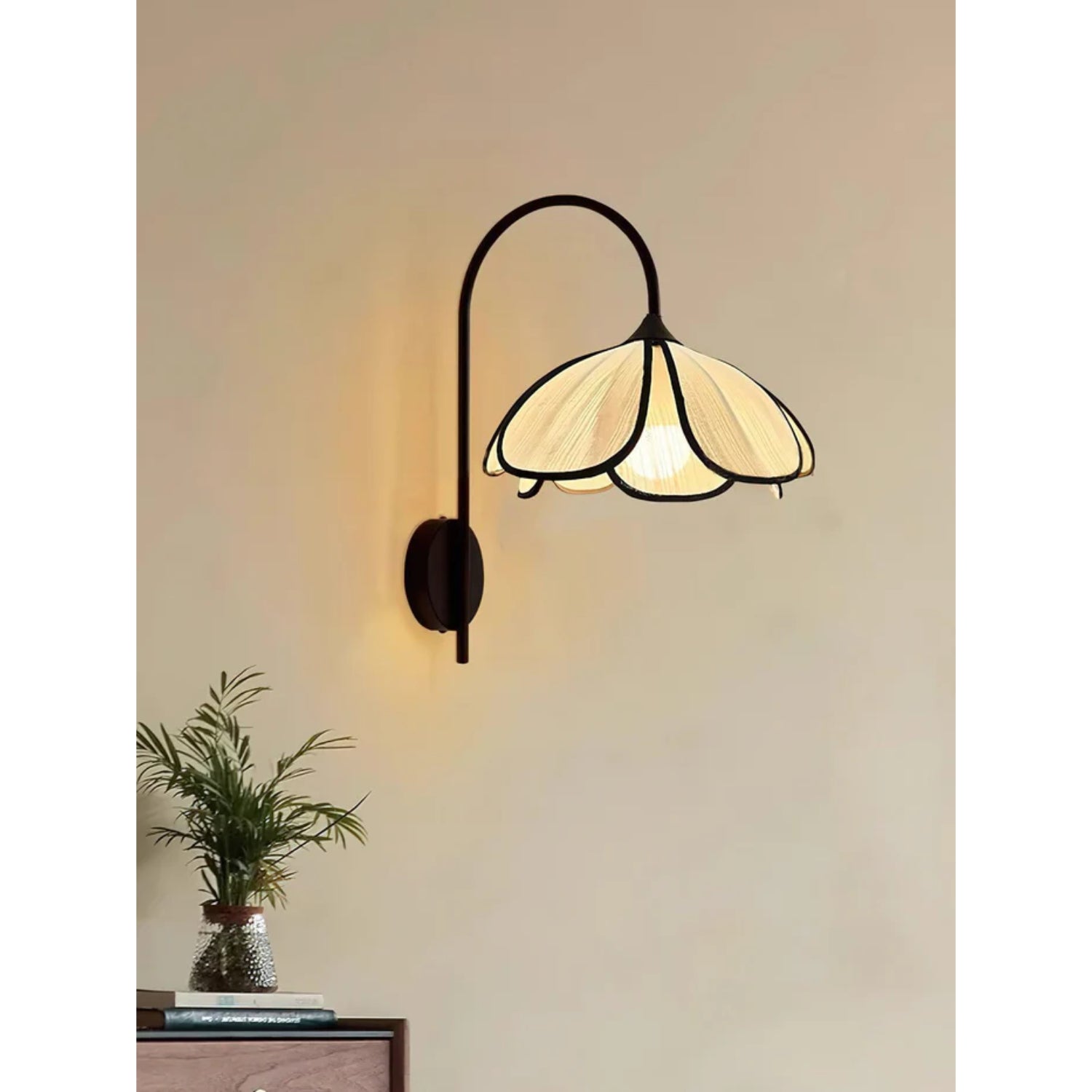Mozy Flower Wall Light