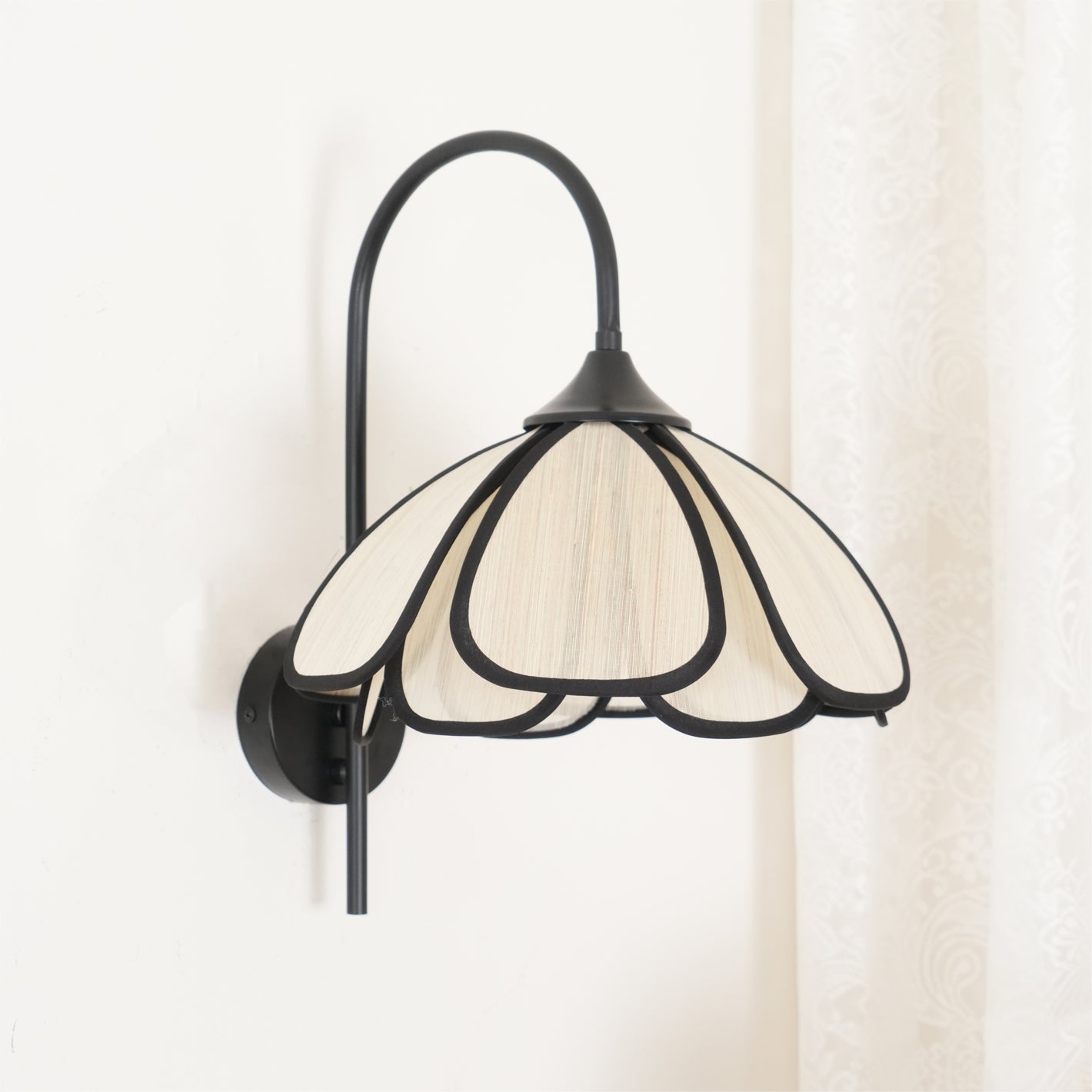 Mozy Flower Wall Light