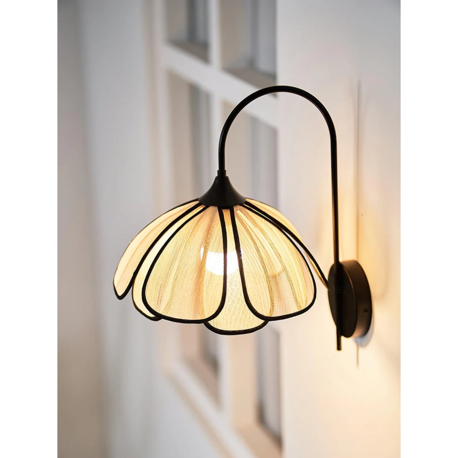 Mozy Flower Wall Light