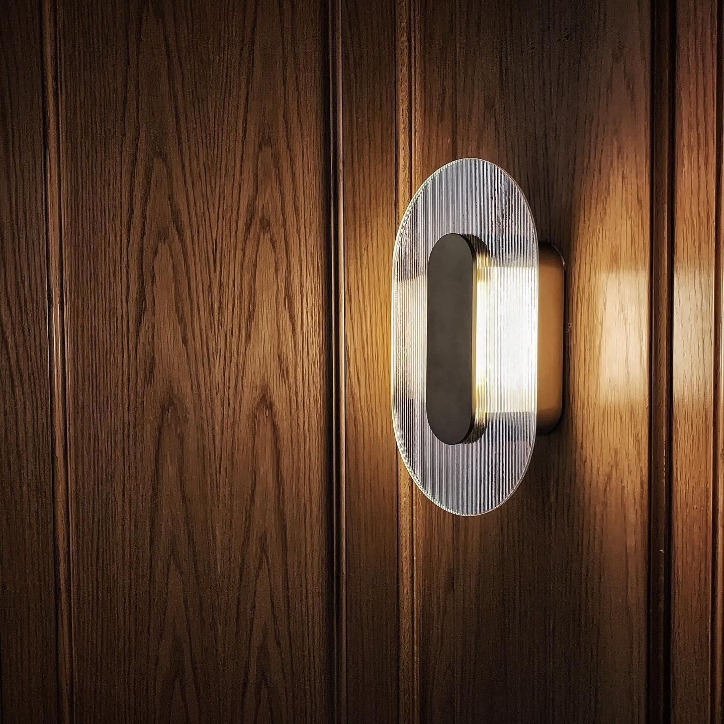 Renivo Wall Light