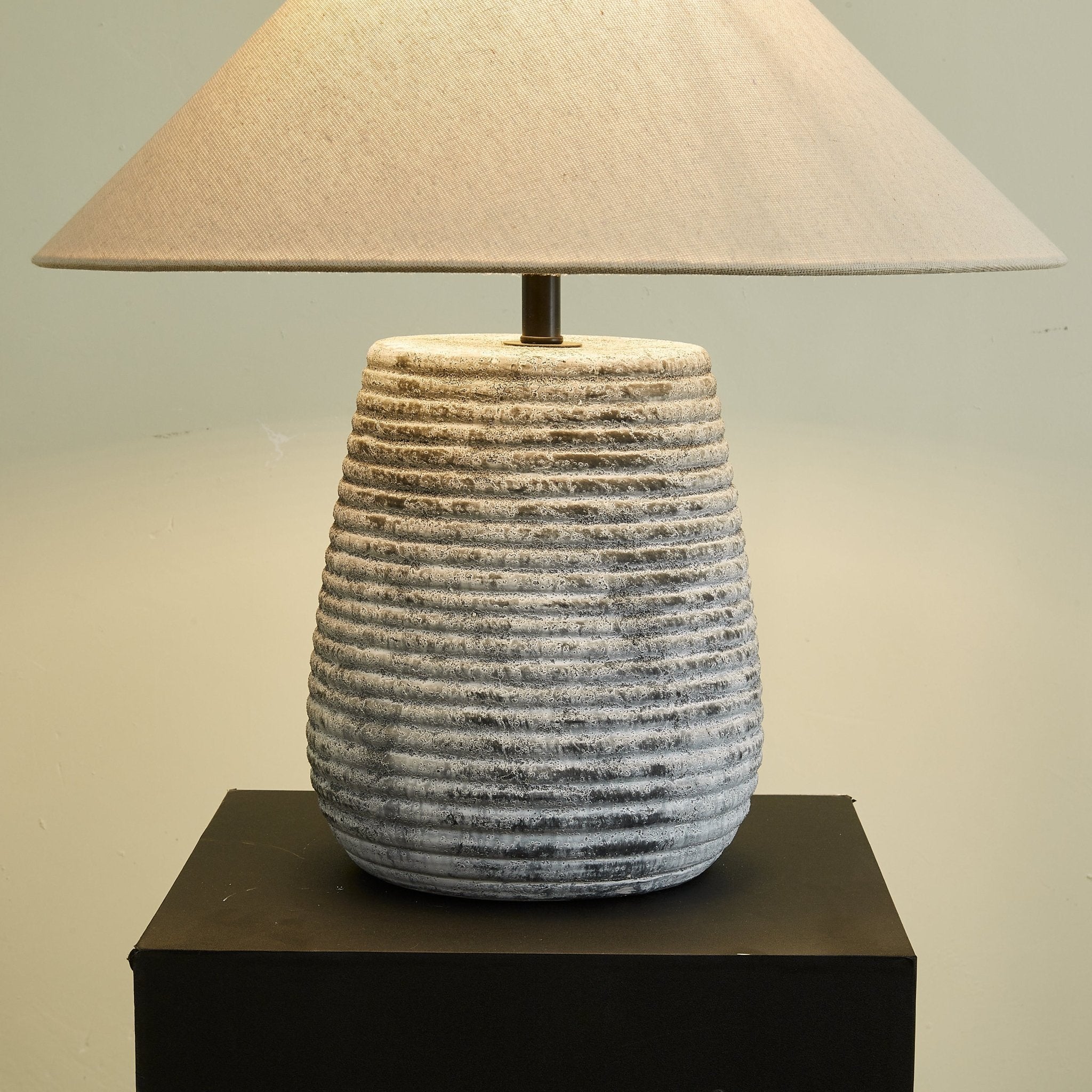 Conzon Ribbed Table Lamp