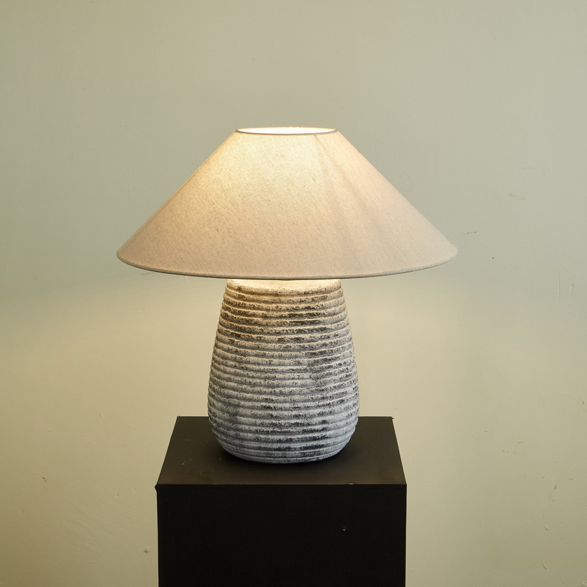 Conzon Ribbed Table Lamp