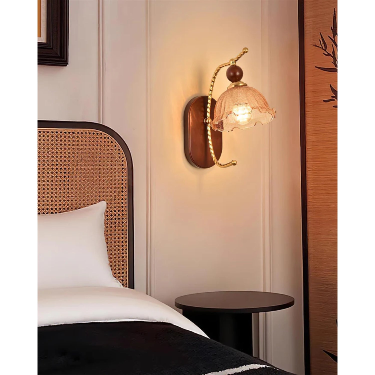 Vluro Arc Wall Light