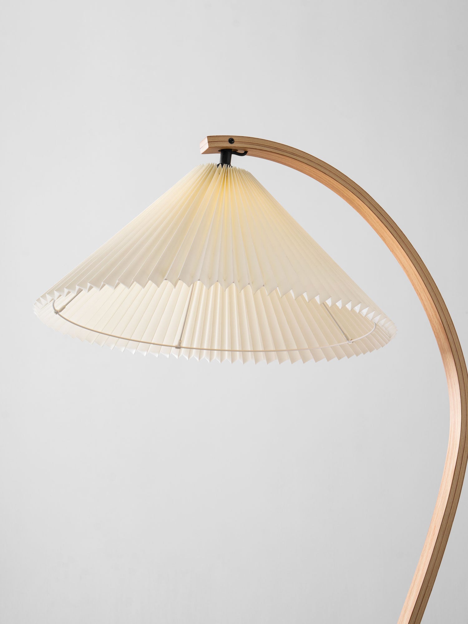 Zormont Floor Lamp