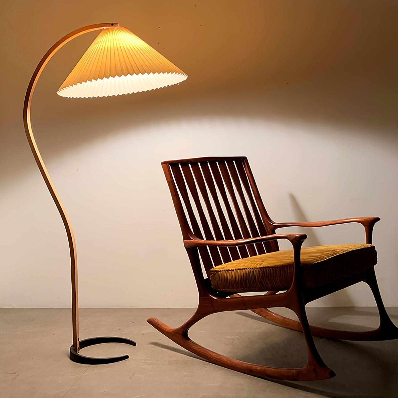 Zormont Floor Lamp