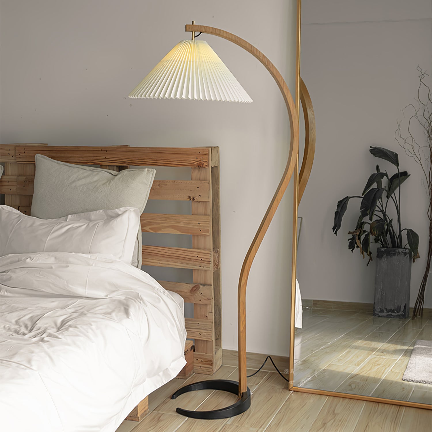 Zormont Floor Lamp