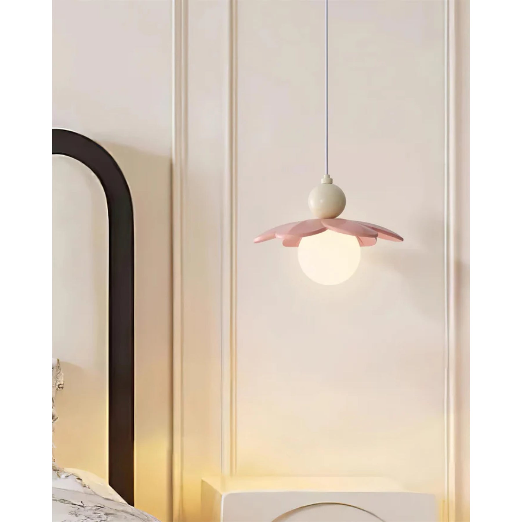 Svalon Flower Pendant Light