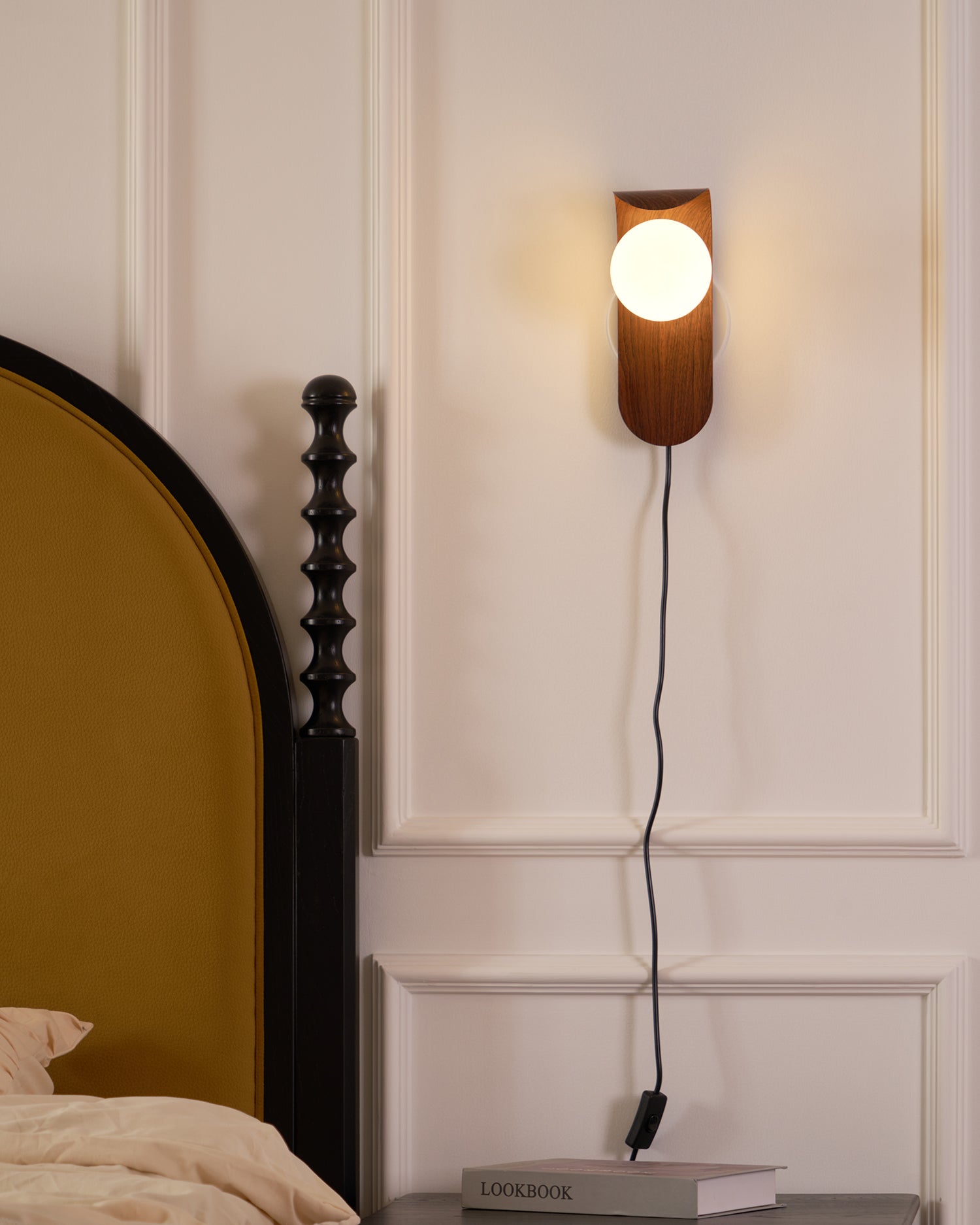 Tavwick Wall Light