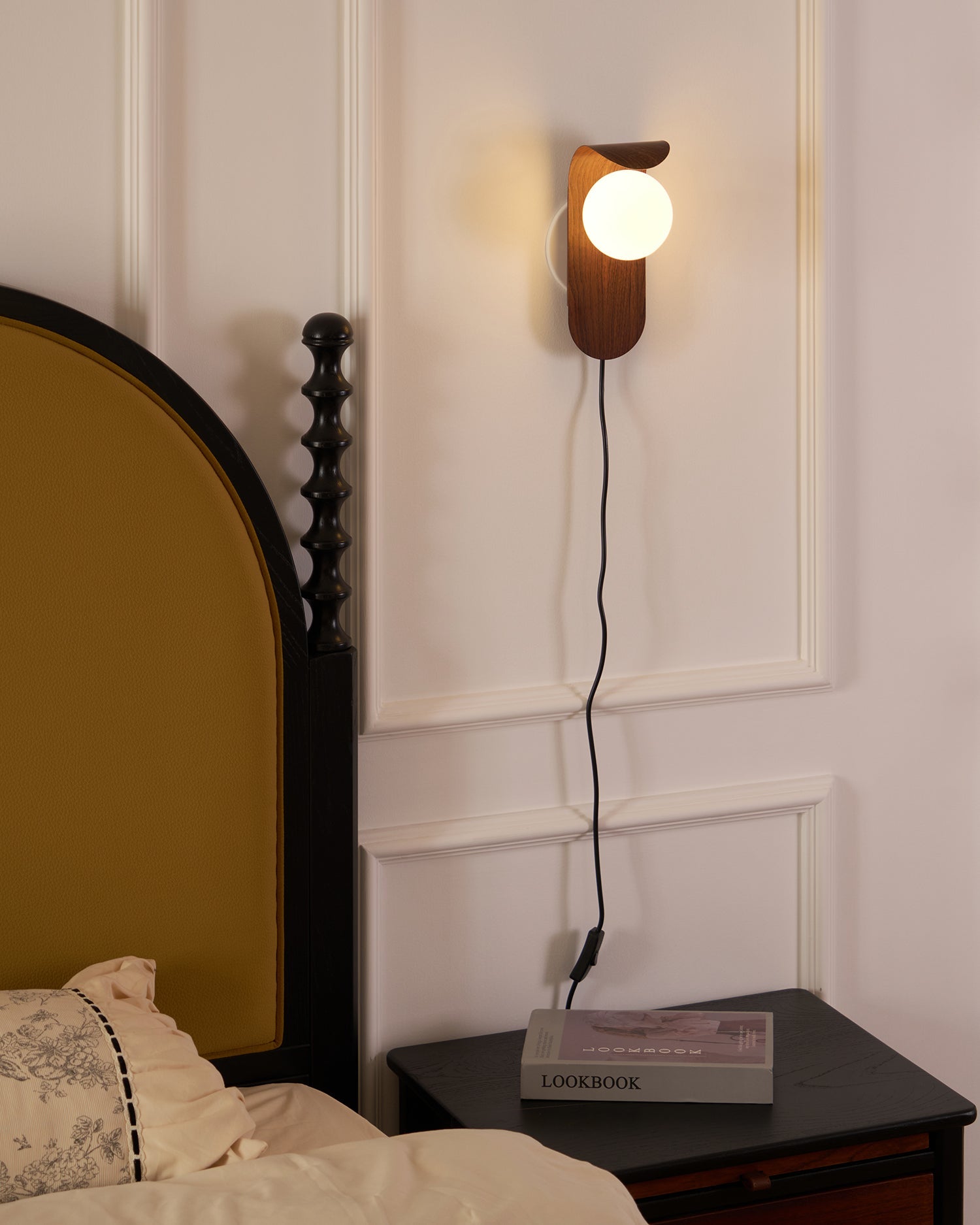 Tavwick Wall Light