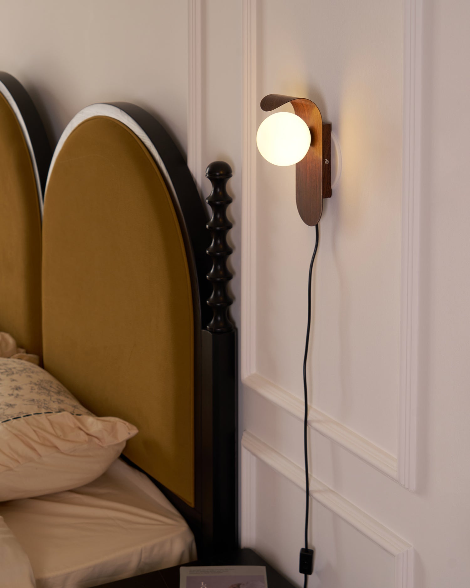 Tavwick Wall Light