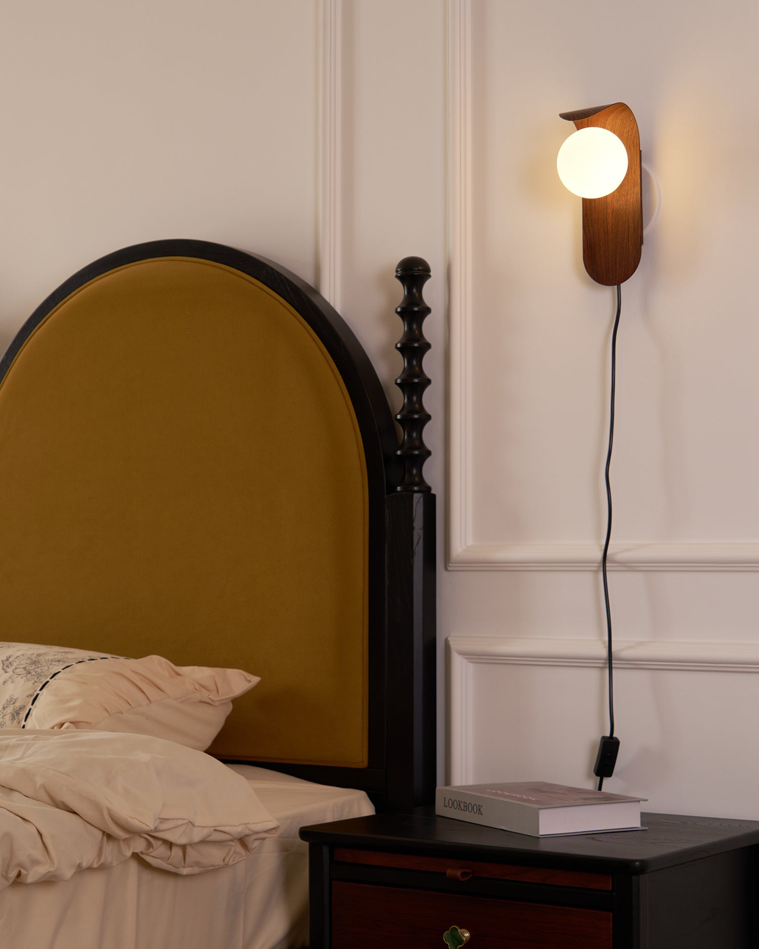 Tavwick Wall Light