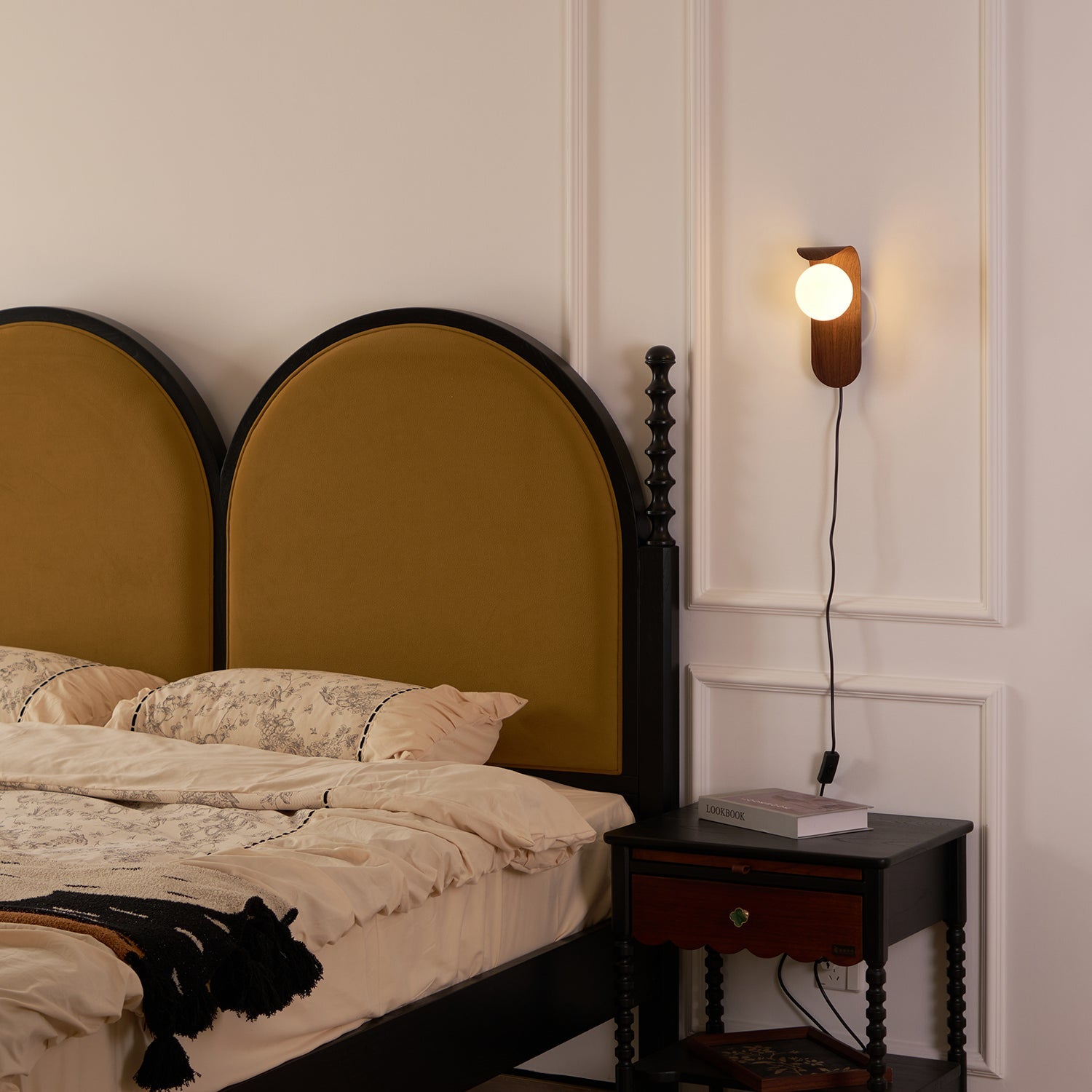 Tavwick Wall Light