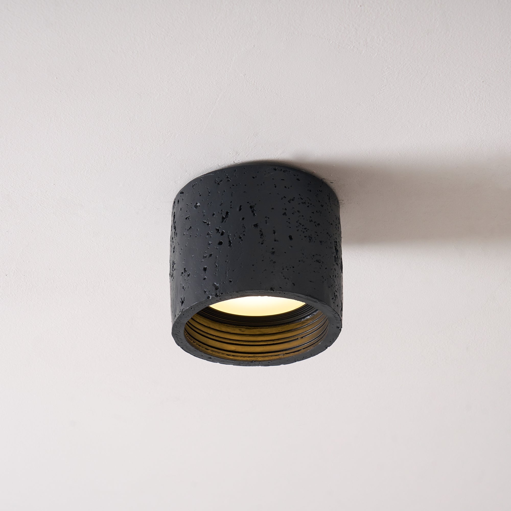 Ravmontas Pendant Light
