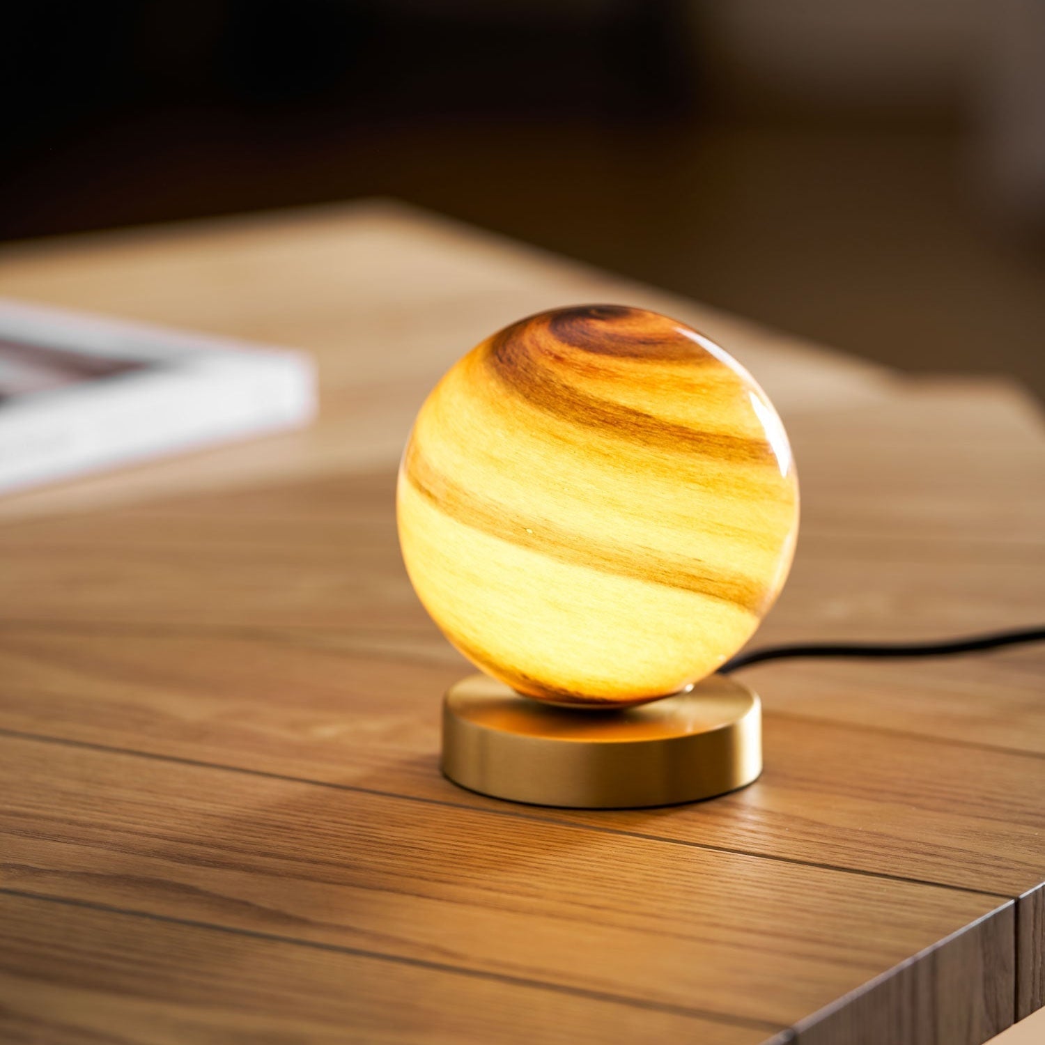 Romelty Table Lamp