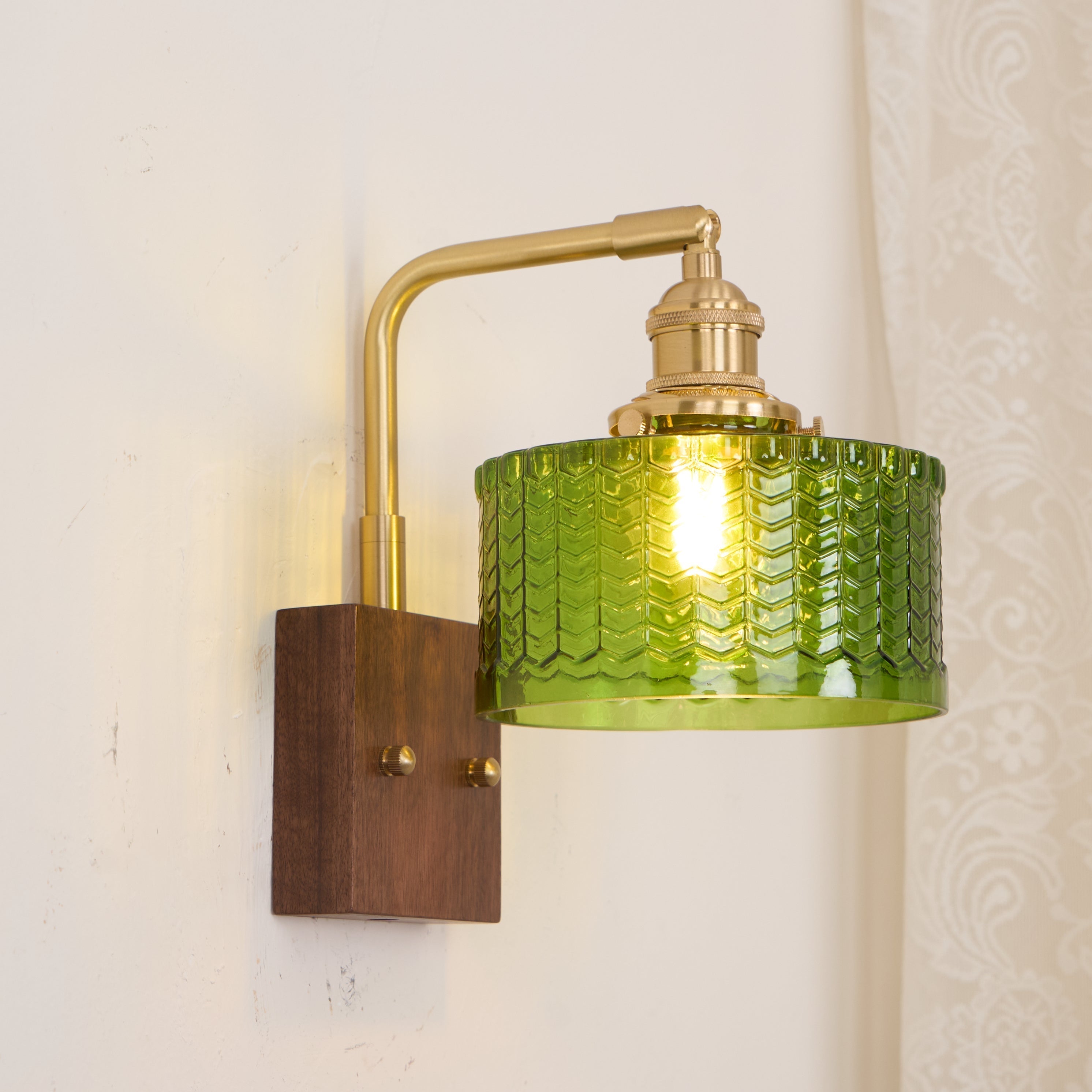 Quilivon Wall Light Model B