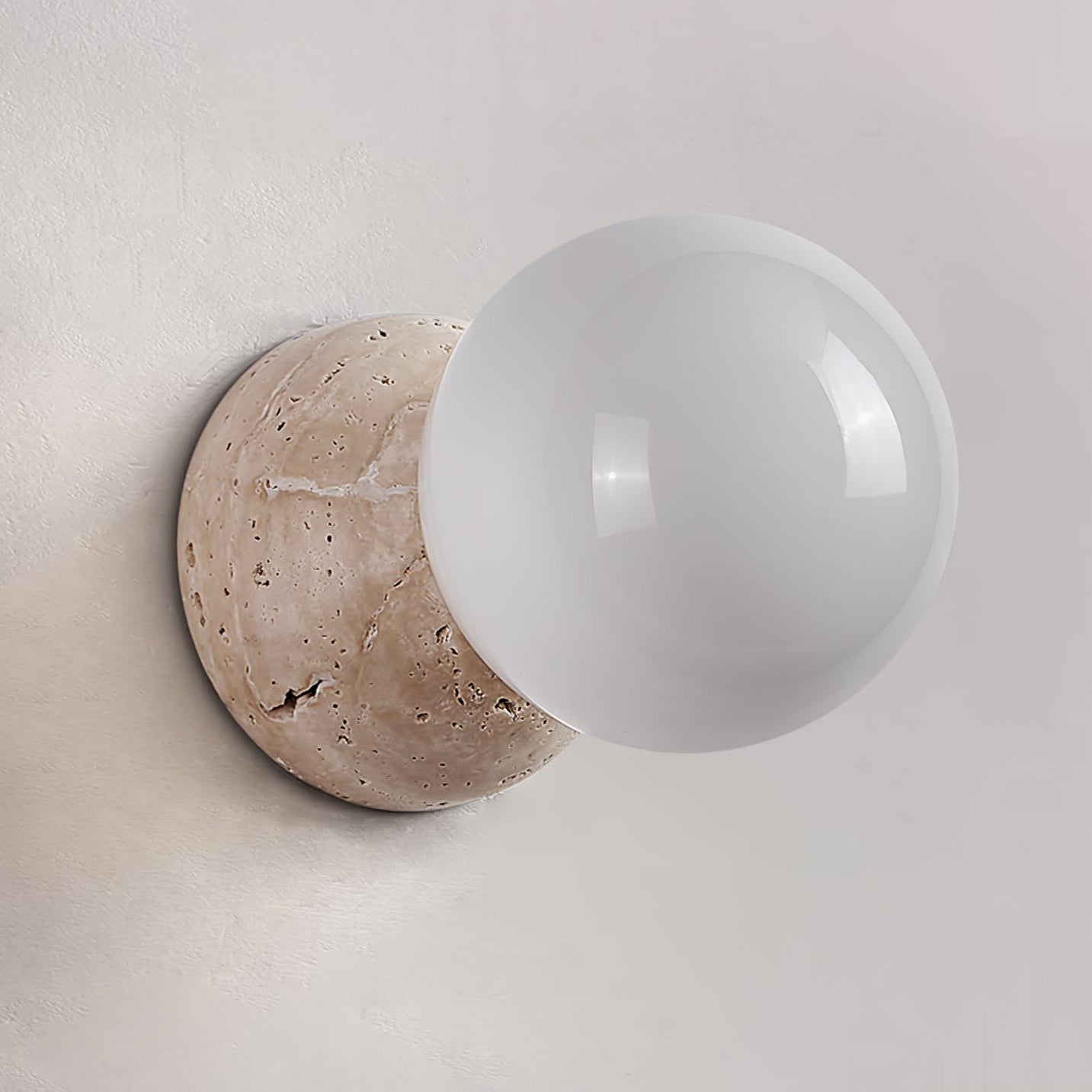 Femmel Wall Light
