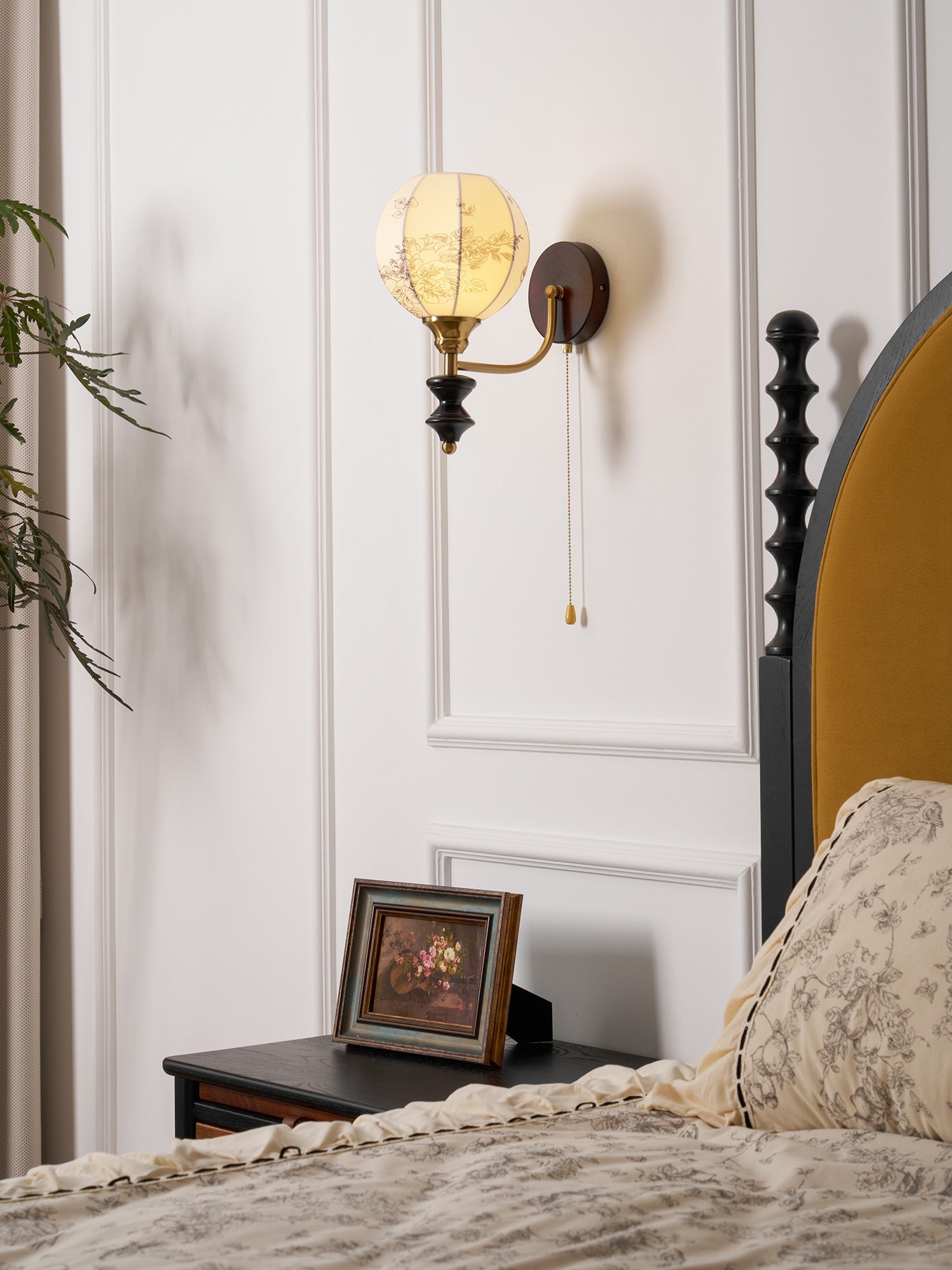 Theltonia Vintage Wall Light