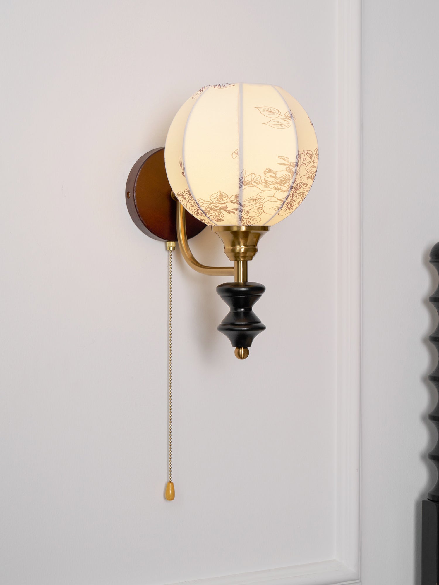 Theltonia Vintage Wall Light