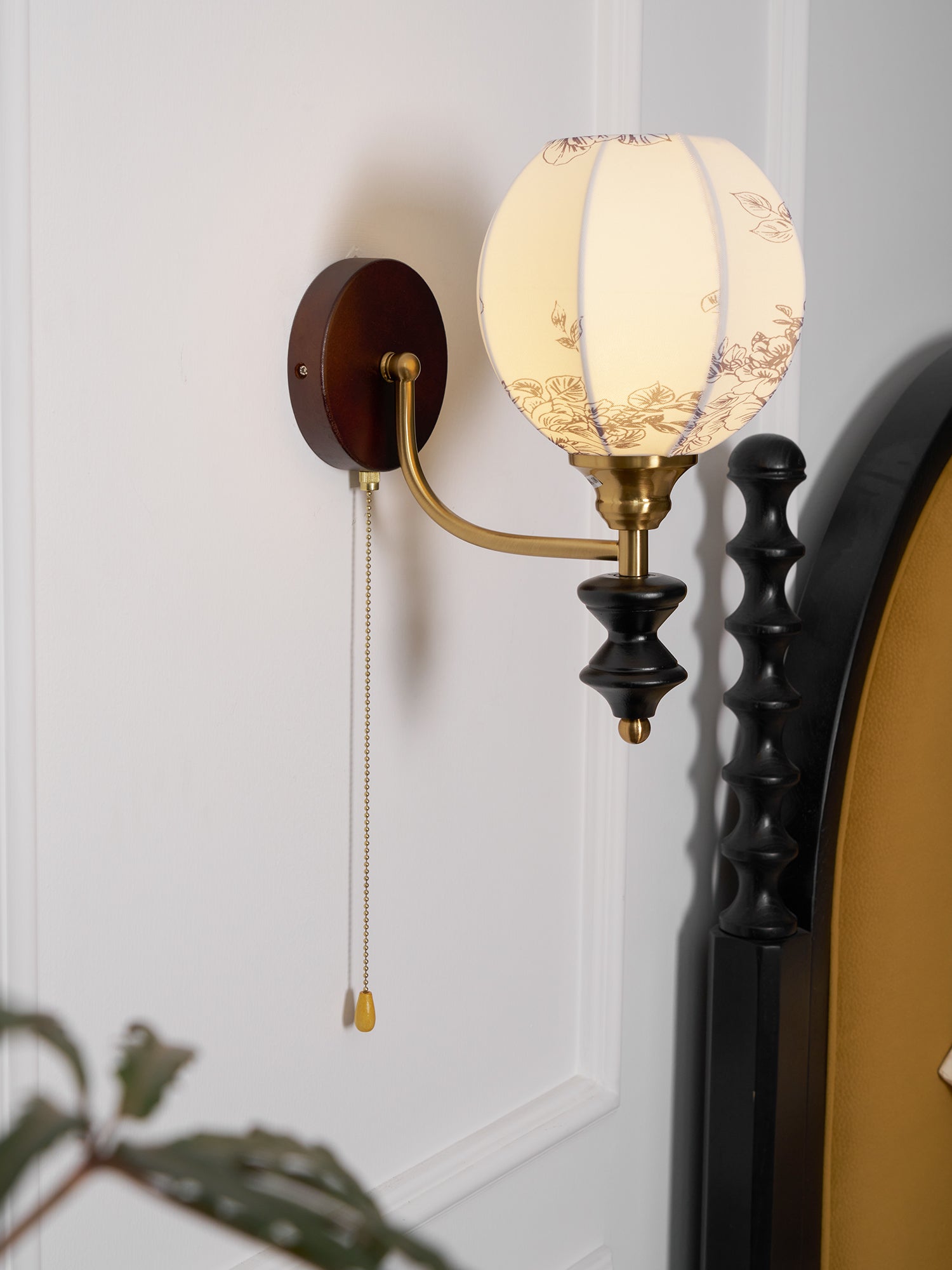 Theltonia Vintage Wall Light