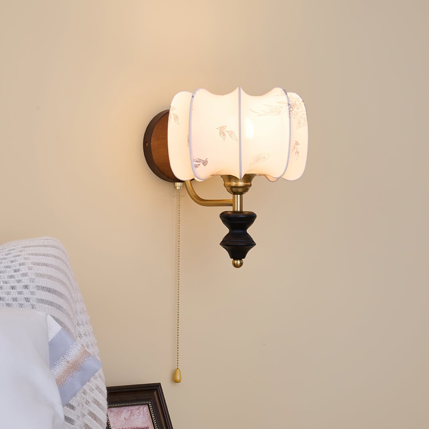 Theltonia Vintage Wall Light